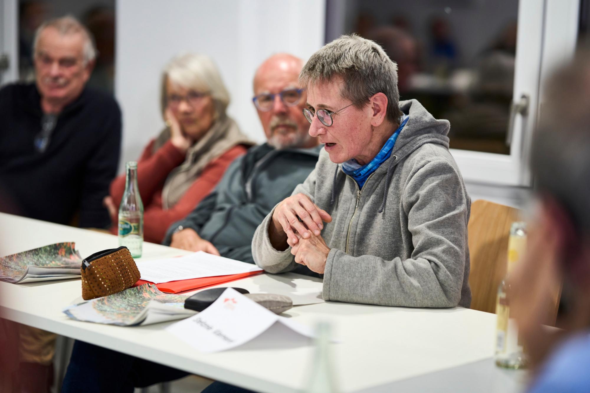 Diskussionsrunde in der Lincoln Siedlung in Darmstadt (c) Adveniat/Mareille Landau