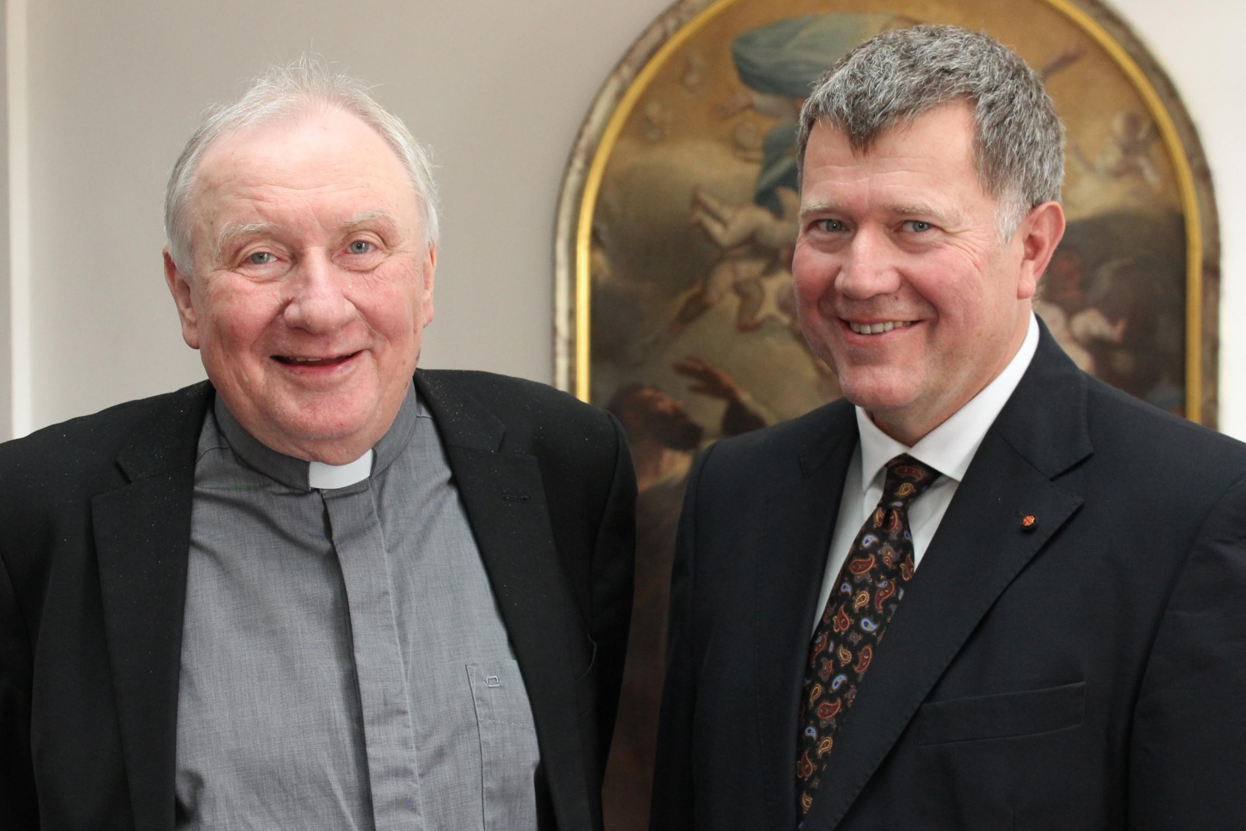 Mainz, 24.8.2017: Diözesanadministrator Dietmar Giebelmann (l.) verabschiedete den langjährigen Justitiar des Bistums Mainz, Prof. Dr. Michael Ling, in den Ruhestand.