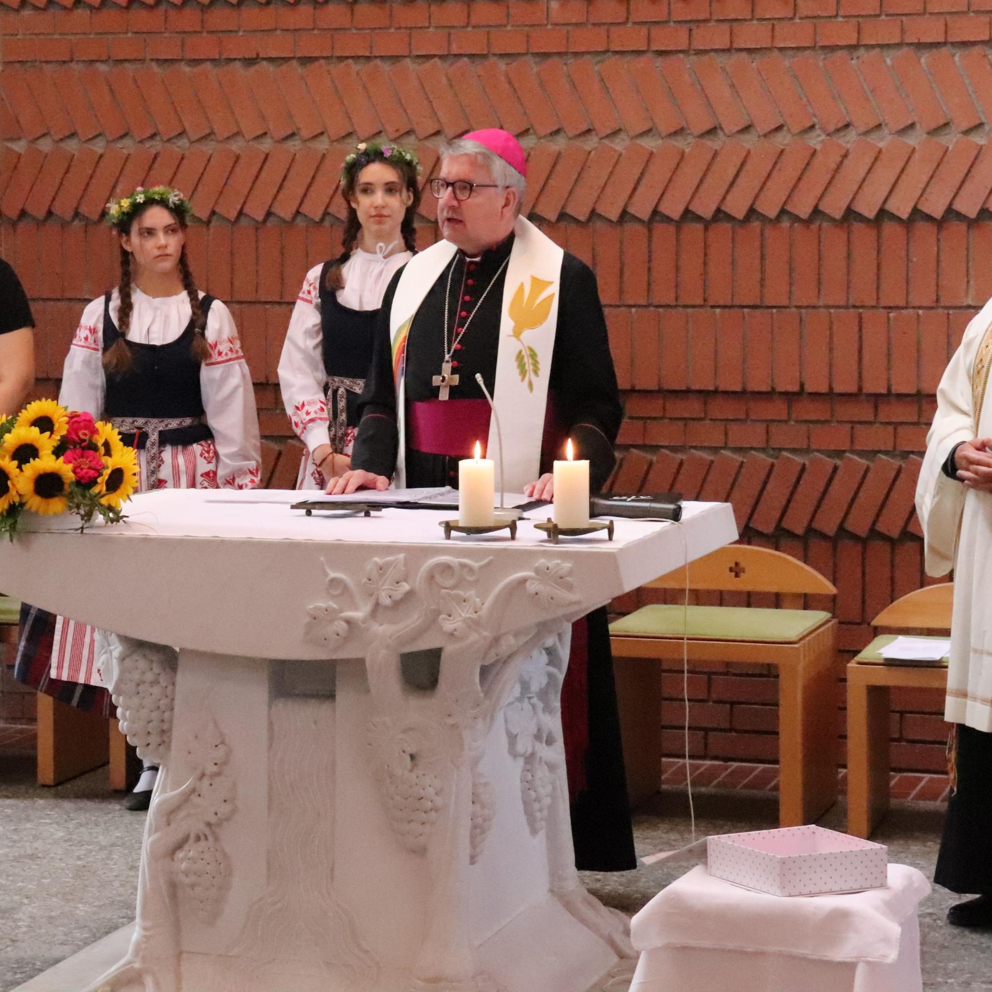 Bischof Kohlgraf feierte den Schuljahres-Eröffnungsgottesdienst des Litauischen Gymnasiums Lampertheim