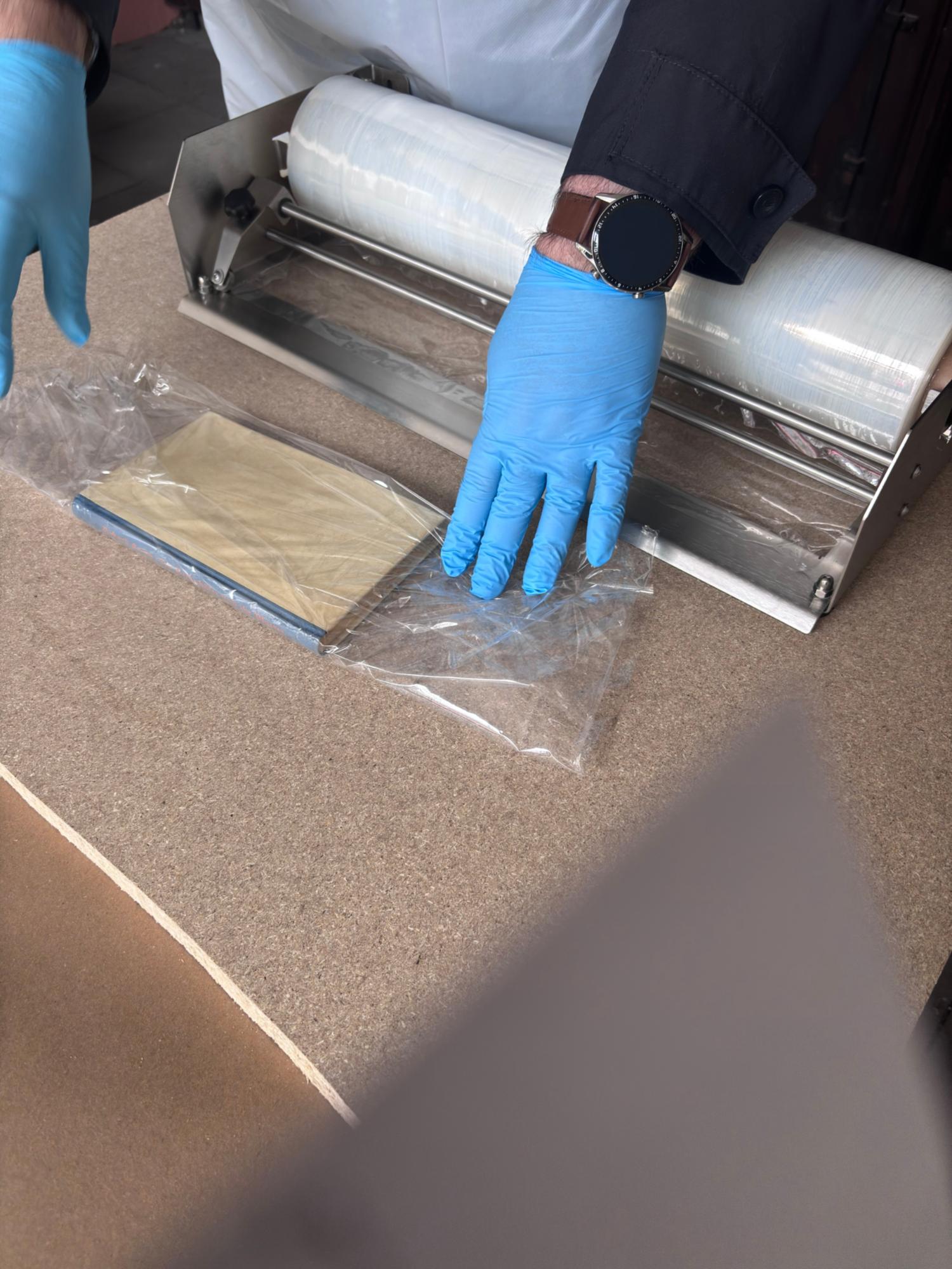 Notfall-Maßnahme zum Schutz eines Schriftstücks (c) Jana Moczarski