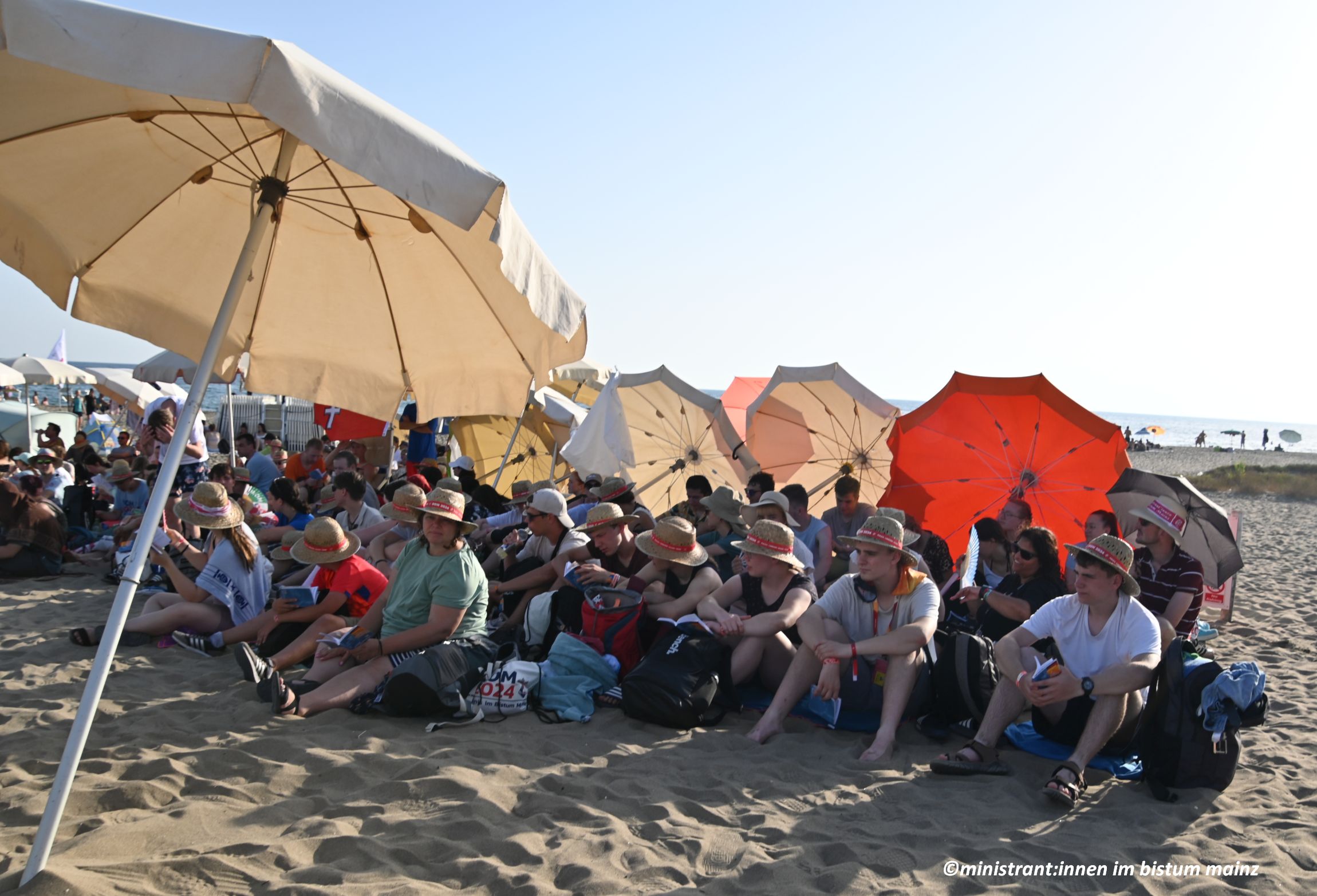 Messe am Strand zum Abschluss der Ministrantenwallfahrt