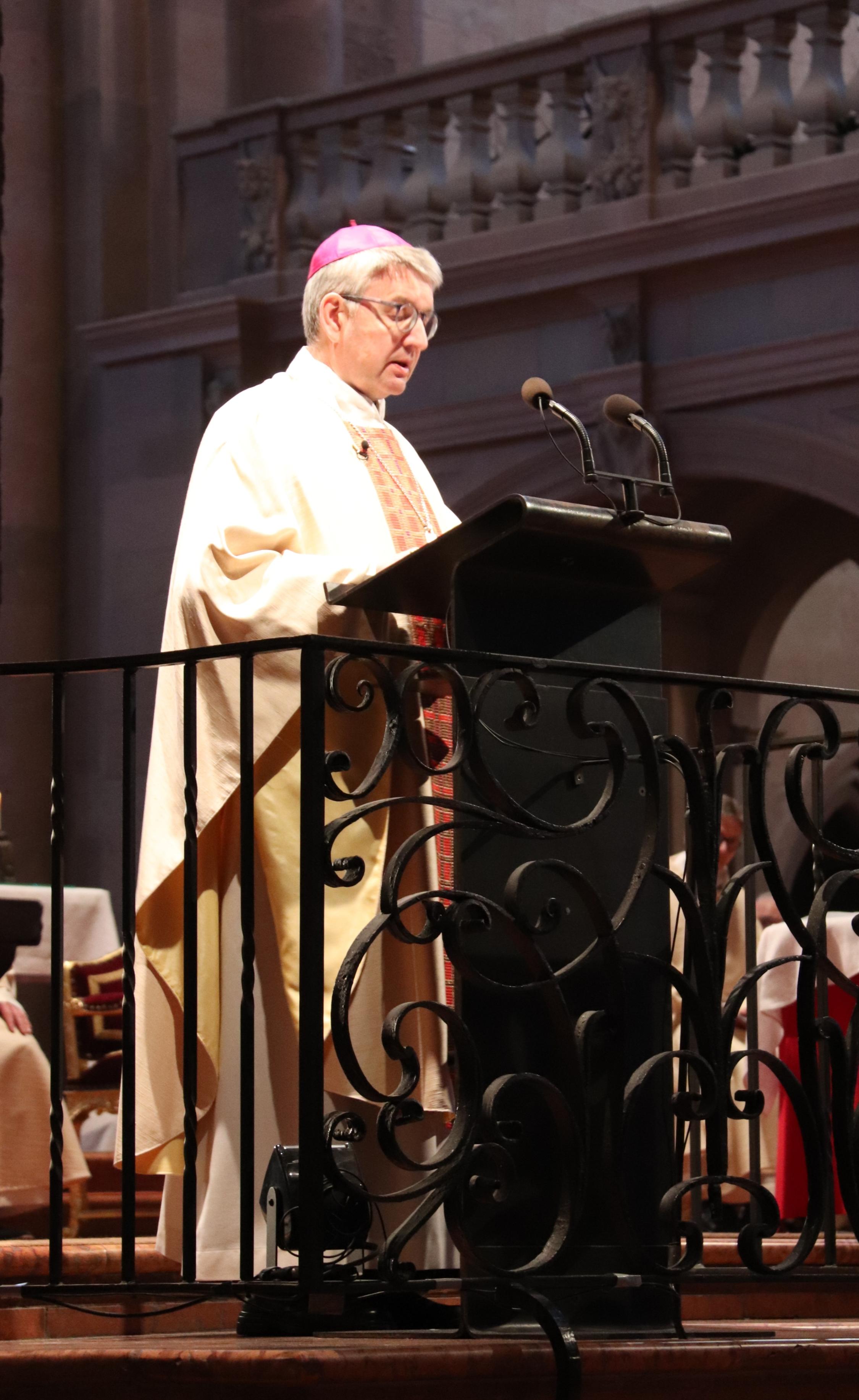 Bischof Peter Kohlgraf predigt in der Missa Chrismatis vom Gehorsam Jesu