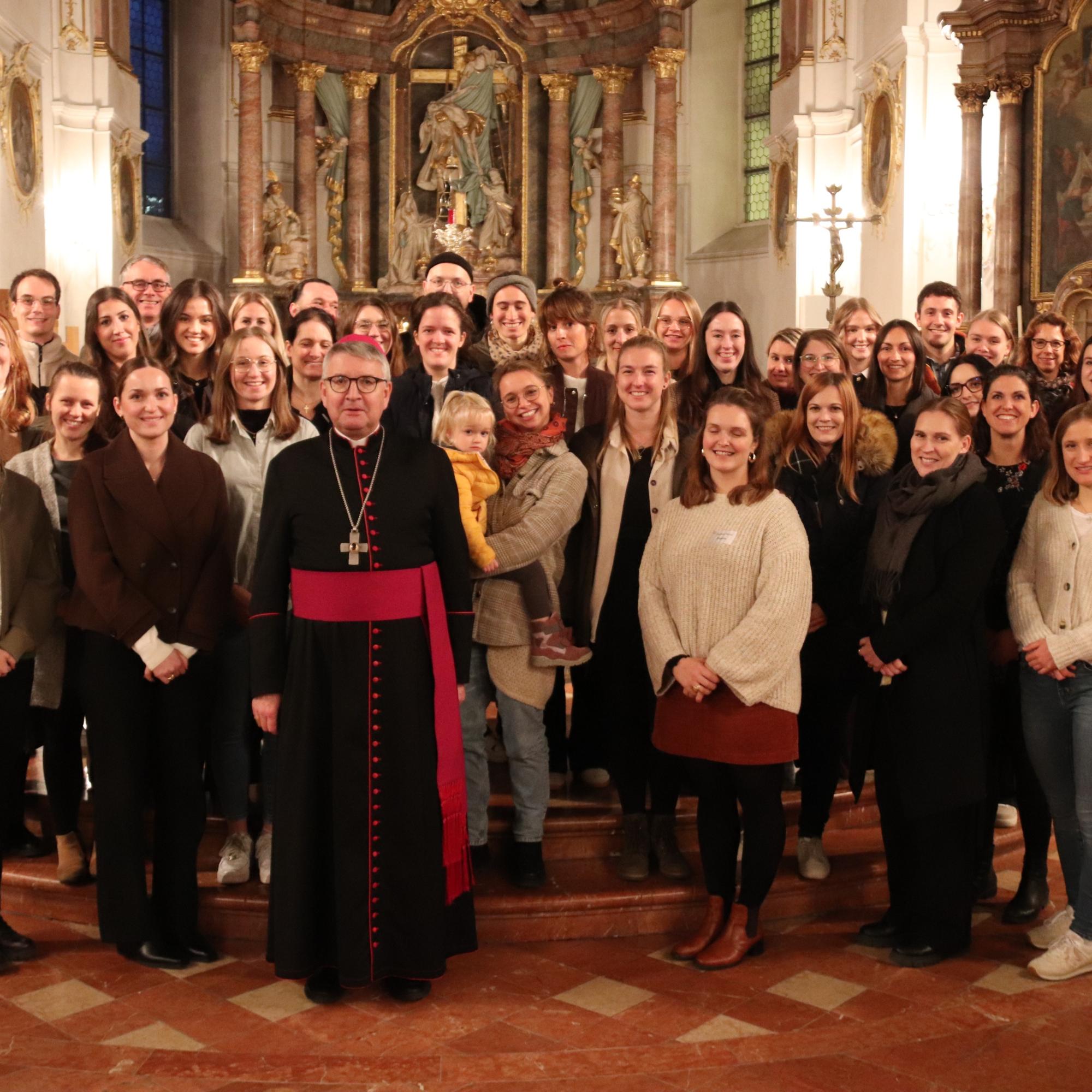 Religionslehrerinnen und Religionslehrer, die von Bischof Kohlgraf die Missio canonica erhalten haben