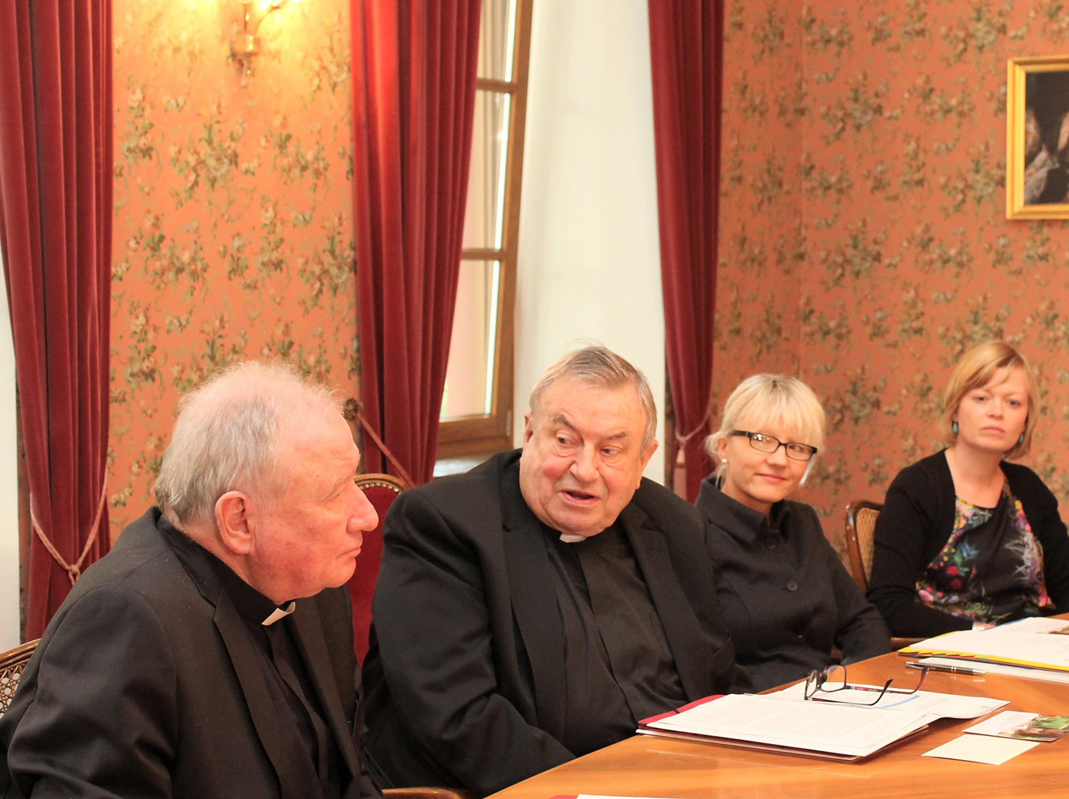 Mainz, 27.9.2016: Stellten in Mainz die neu gegründete Johannes-Stiftung vor: (v.l.) Diözesanadministrator Dietmar Giebelmann, Kardinal Karl Lehmann, Ioanna Worytko und Bettina Kolbe.