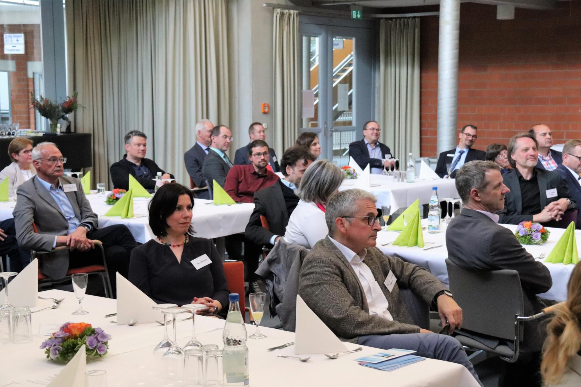 Gäste aus den drei Bistümern und Einrichtungen, die mit dem PZ zusammenarbeiten, nahmen an der Teameinführung teil (c) Bistum Mainz/Hoffmann