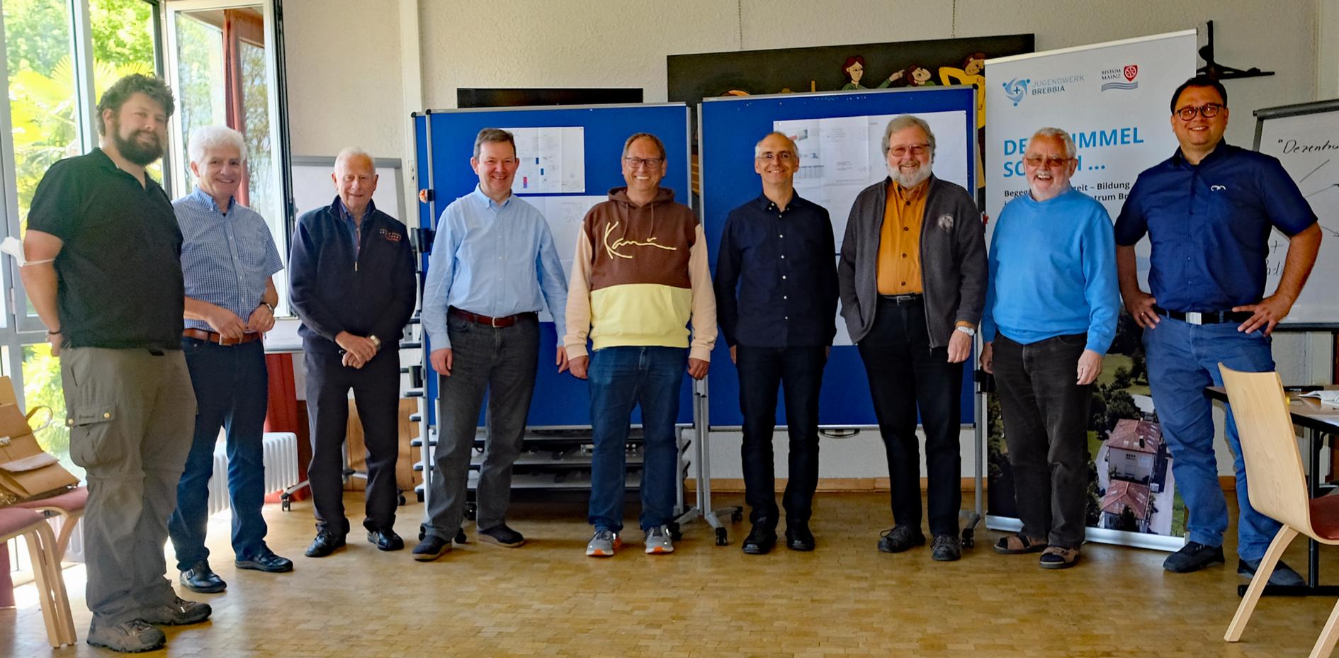 Die Teilnehmer der Tagung in Brebbia (v.l.n.r.): Martin Göbel, Rudolf Bersch, Heinrich Langenkamp, Konrad Mussenbrock, Ralf Dreßbach, Wolfgang Karl, Dr. Manfred Göbel, Pfarrer Bardo M. Haus, Roman Prokscha.