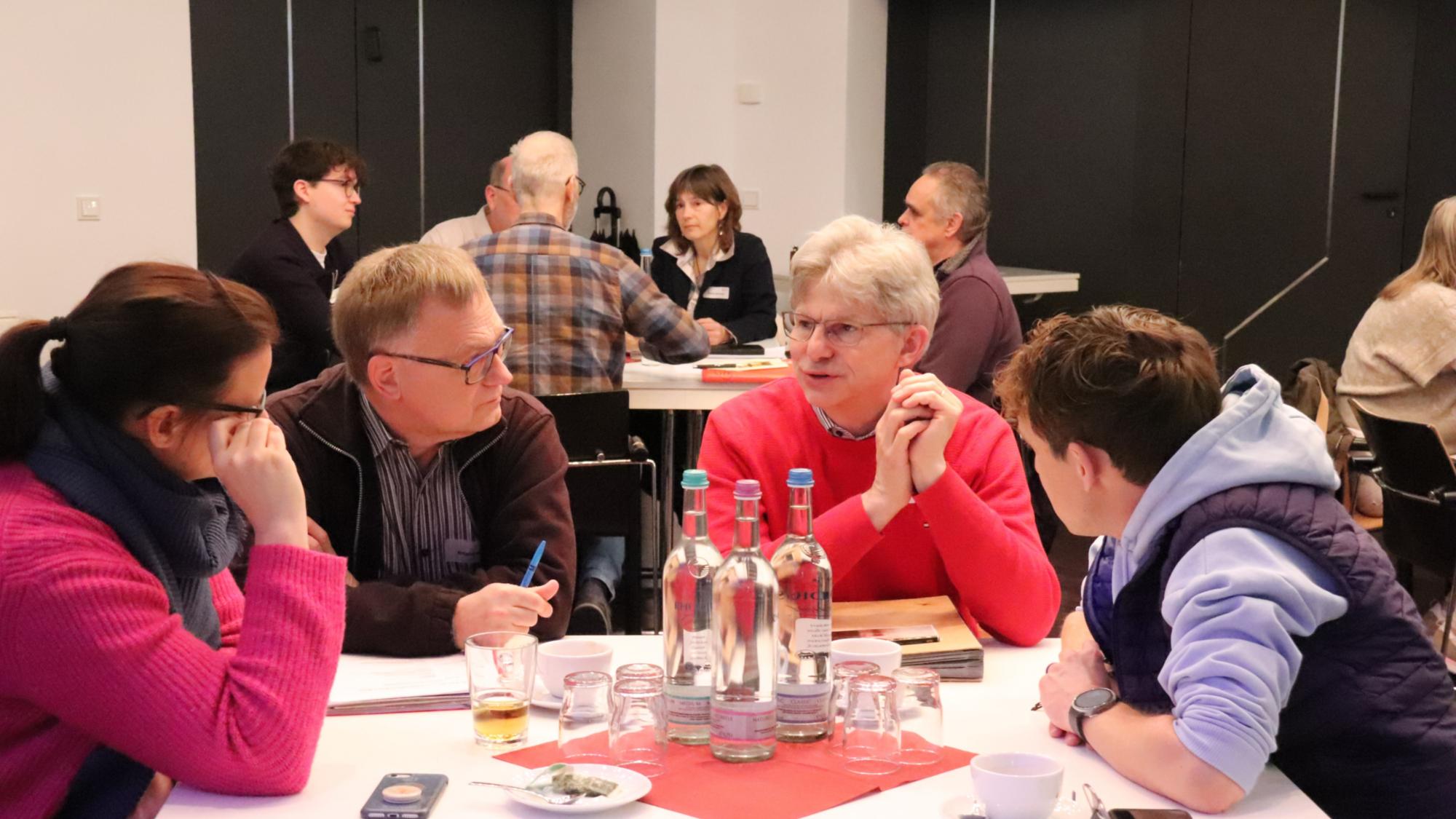 In Kleingruppen berieten die Mitglieder des Rats der Katholikinnen und Katholiken im Bistum Mainz