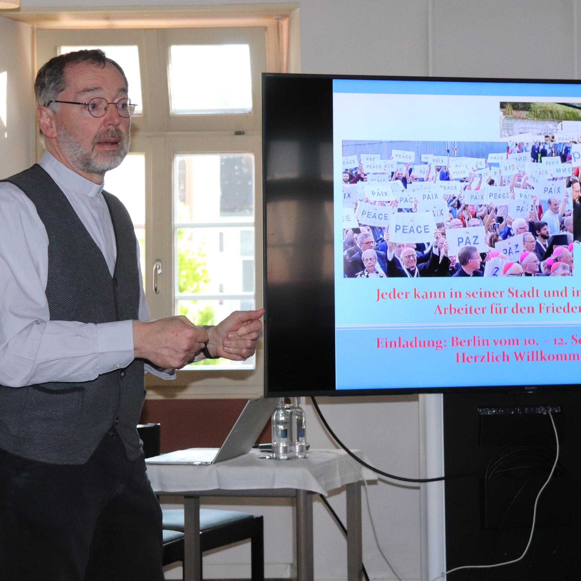 Pfarrer Dr. Matthias Leineweber von Sant'Egidio zu Gast im Erbacher Hof in Mainz