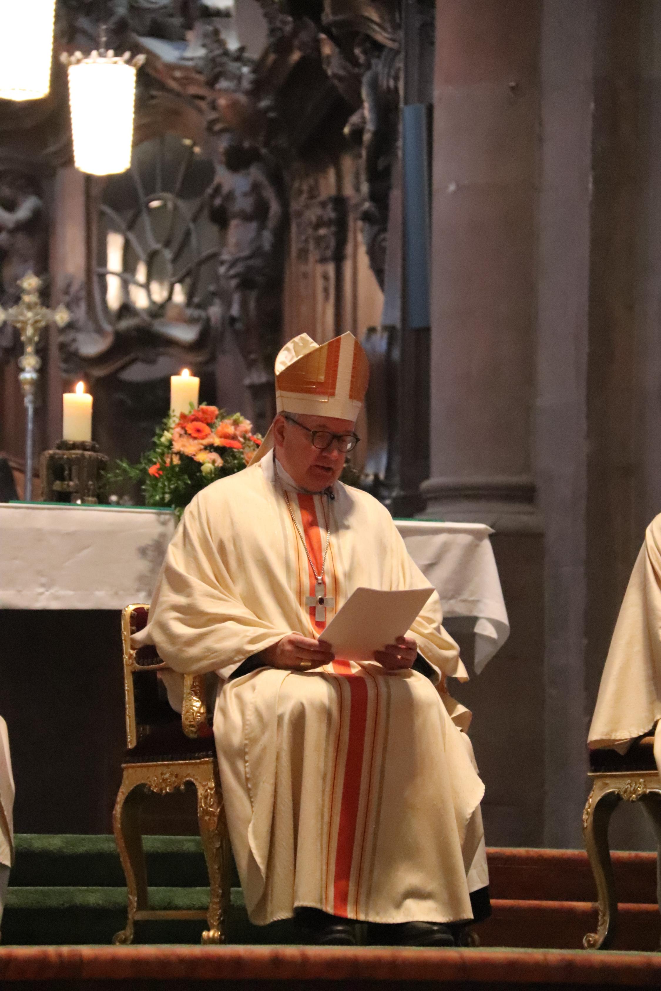 Bischof Kohlgraf predigt bei der Sendungsfeier der künftigen pastoralen Mitarbeitenden