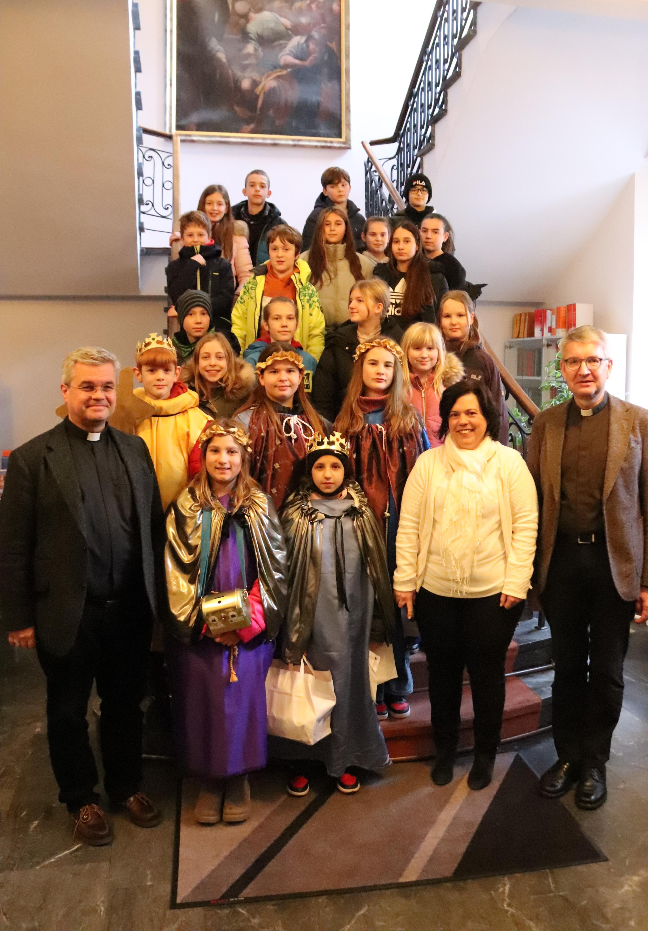 Sternsingerinnen und Sternsinger zu Gast im Bischöflichen Ordinariat in Mainz