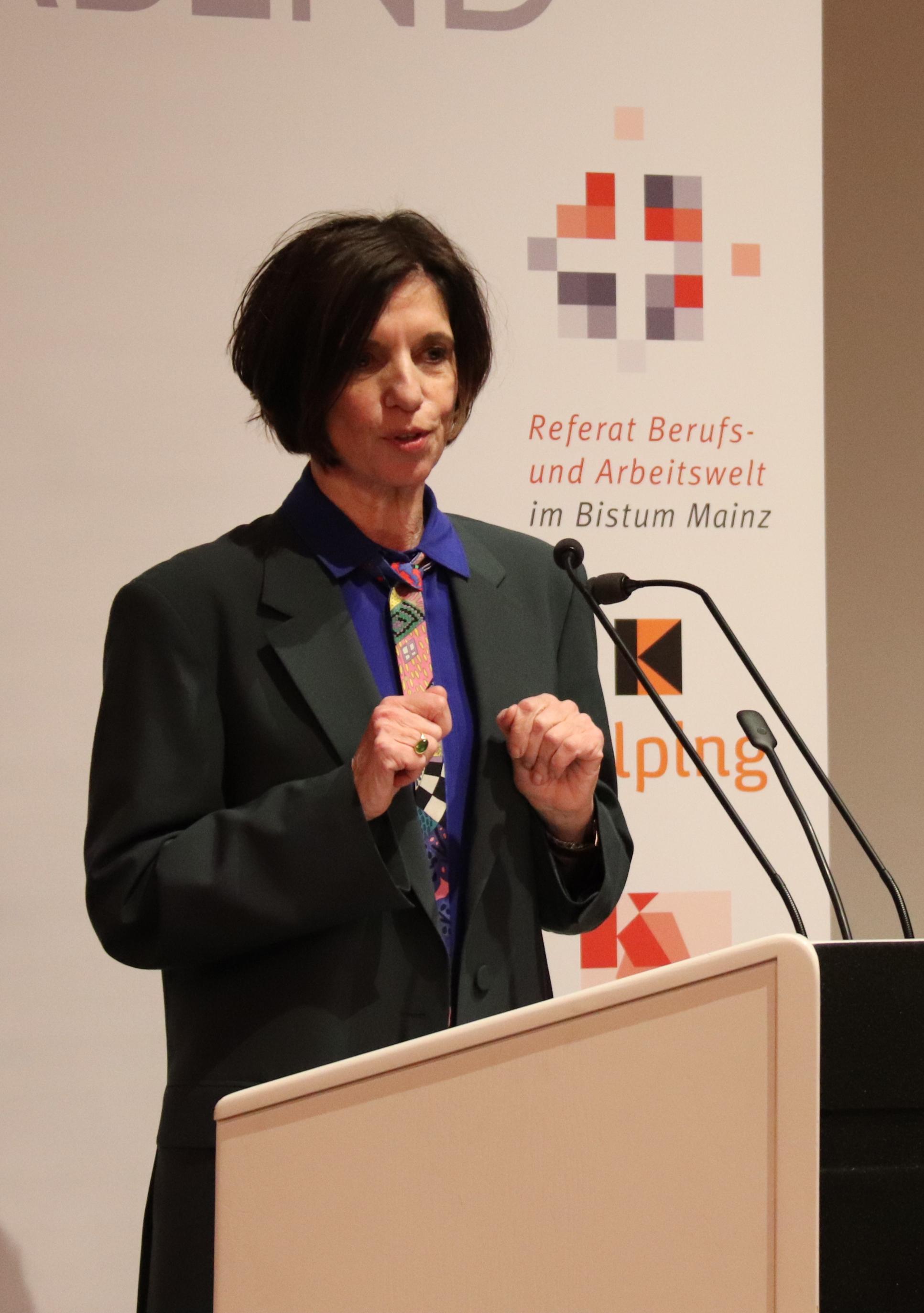 Professorin Jutta Allmendinger im Erbacher Hof Mainz am Vorabend zum Tag der Arbeit (c) Bistum Mainz/Hoffmann
