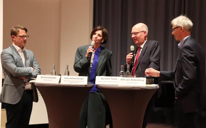 Podiumsdiskussion am Vorabend zum Tag der Arbeit im Erbacher Hof Mainz