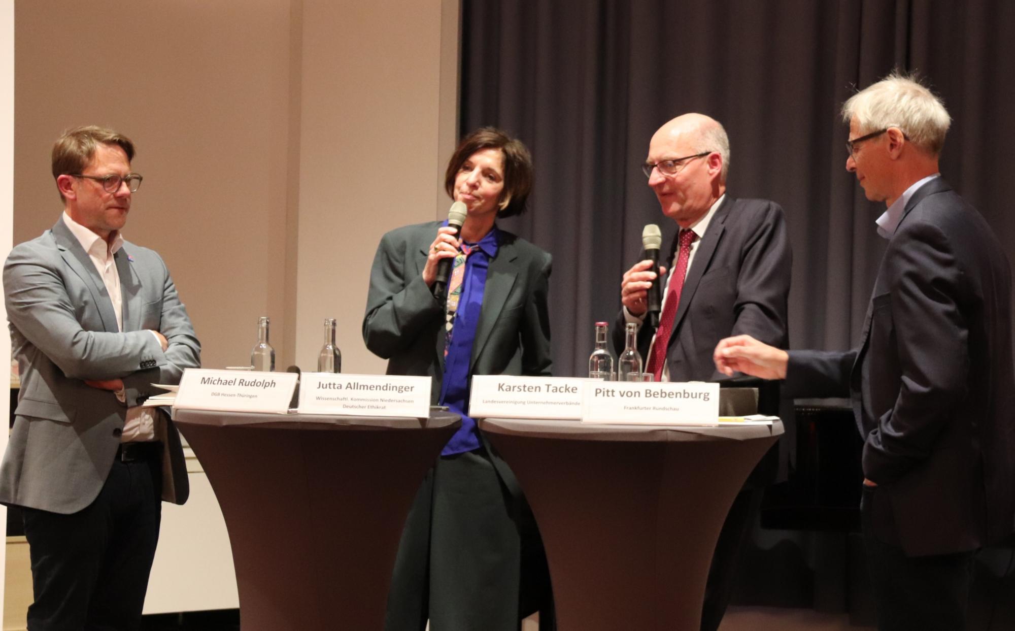Podiumsdiskussion am Vorabend zum Tag der Arbeit im Erbacher Hof Mainz (c) Bistum Mainz/Hoffmann