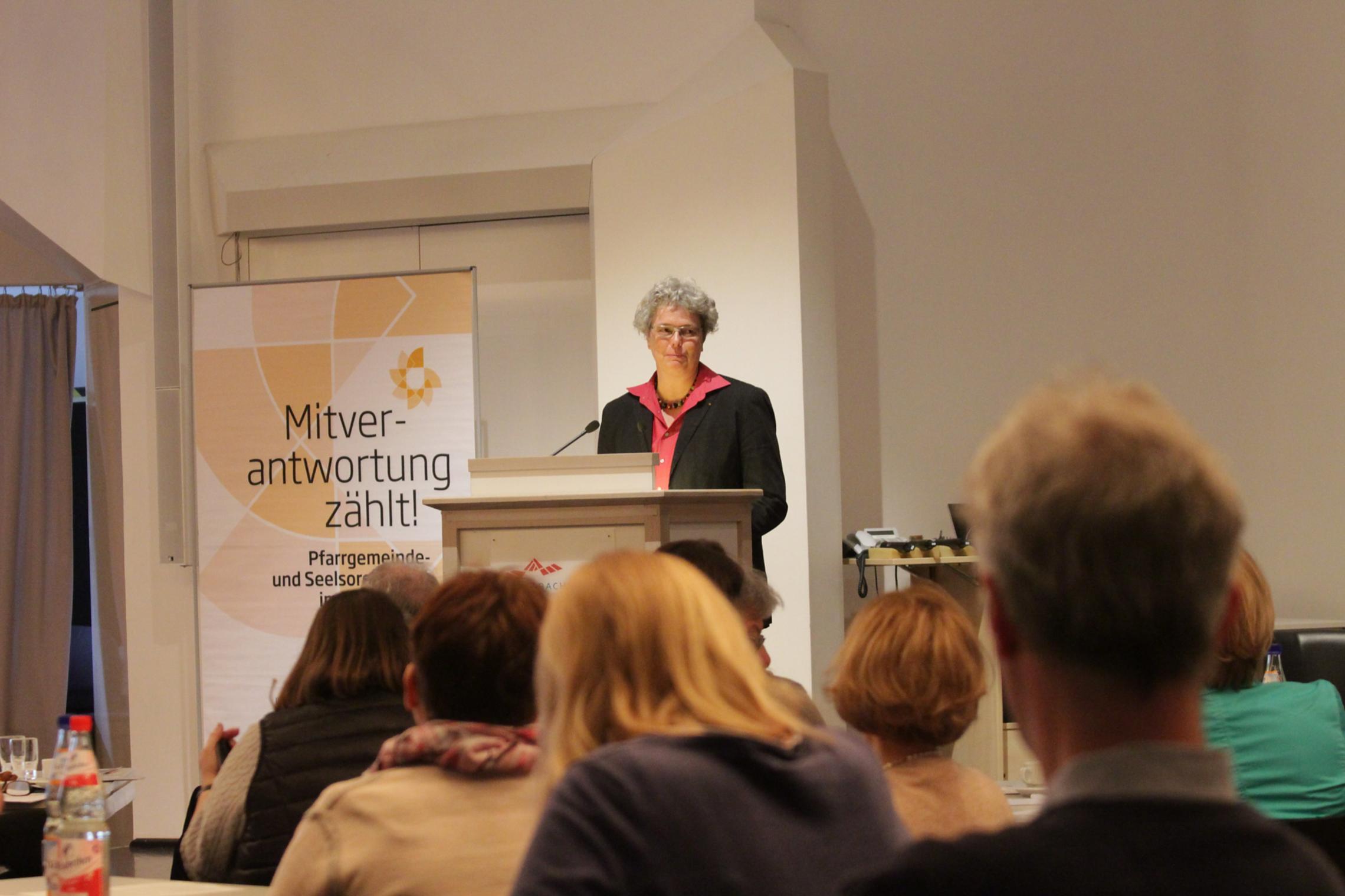 Mainz, 18. Februar 2017: Dr. Claudia Kunz von der Deutschen Bischofskonferenz hielt das Eingangsreferat beim Tag der Räte.
