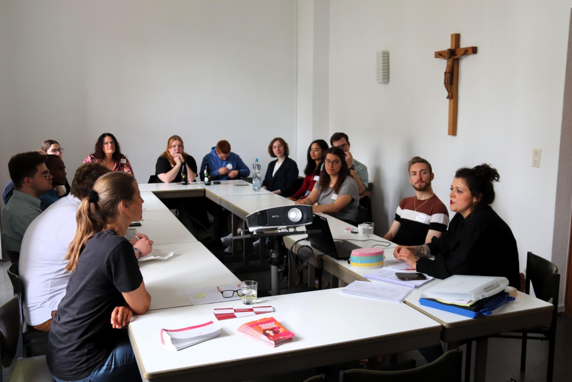 In diesem Workshops lernten die Teilnehmenden die Arbeit des Sozialdienst katholischer Frauen (SkF) kennen (c) Bistum Mainz/Hoffmann