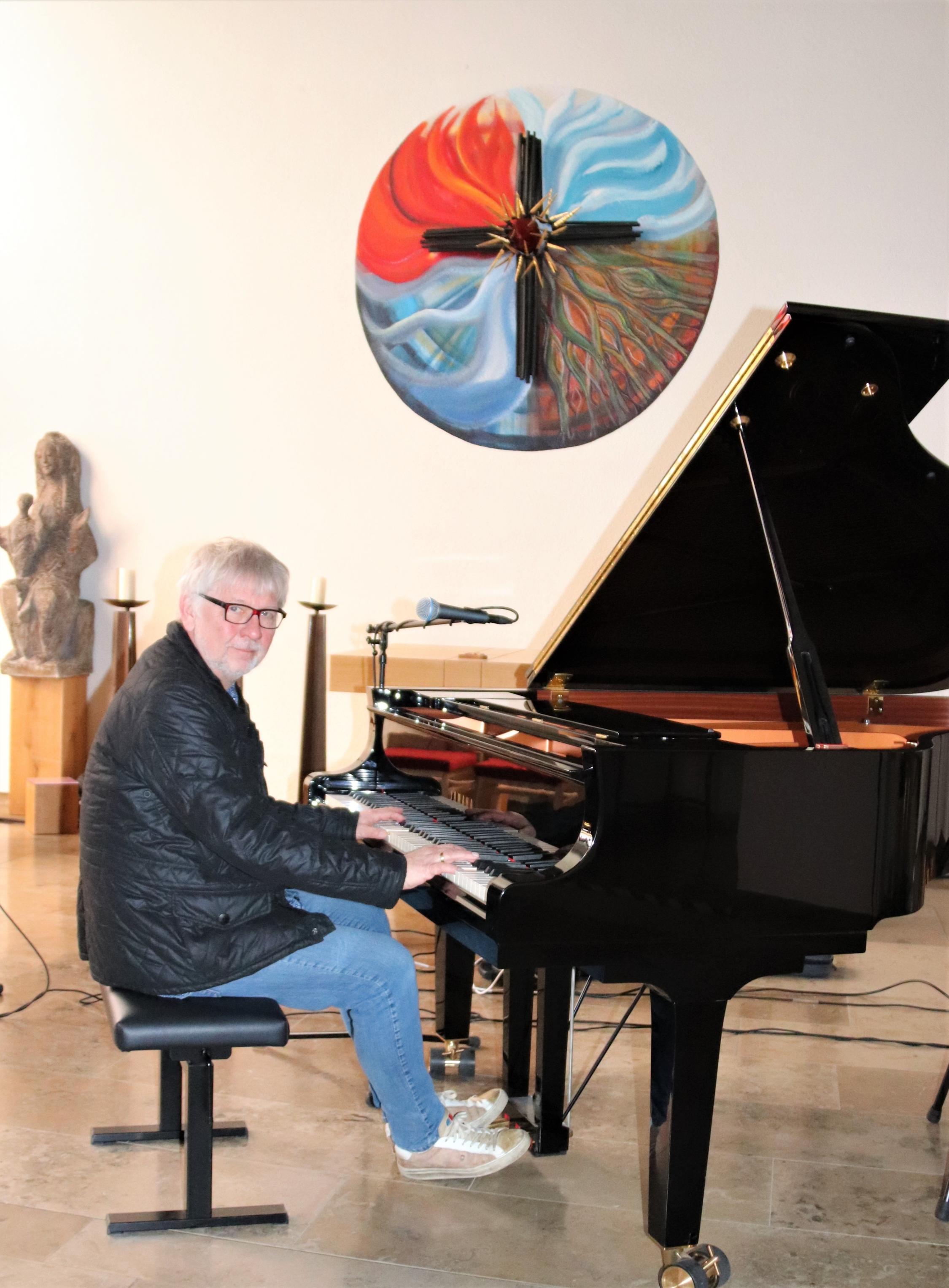 Thomas Gabriel in der Kapelle des Musikzentrums Haus St. Gabriel in Hainburg
