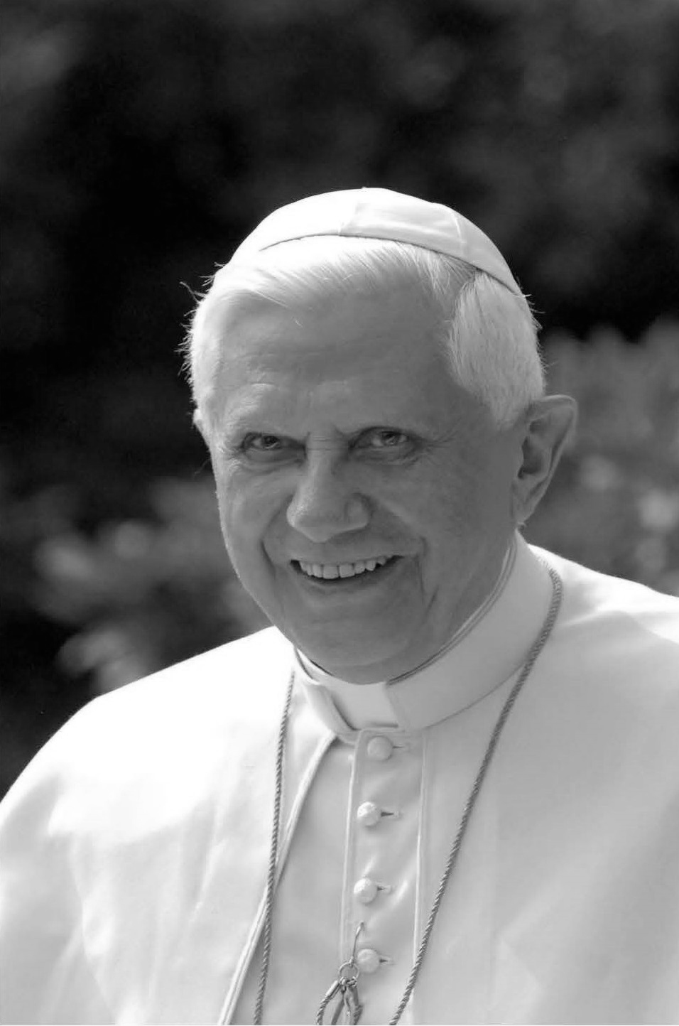 Totenbild_Papst.-em.Benedikt-XVI-sw (c) DBK