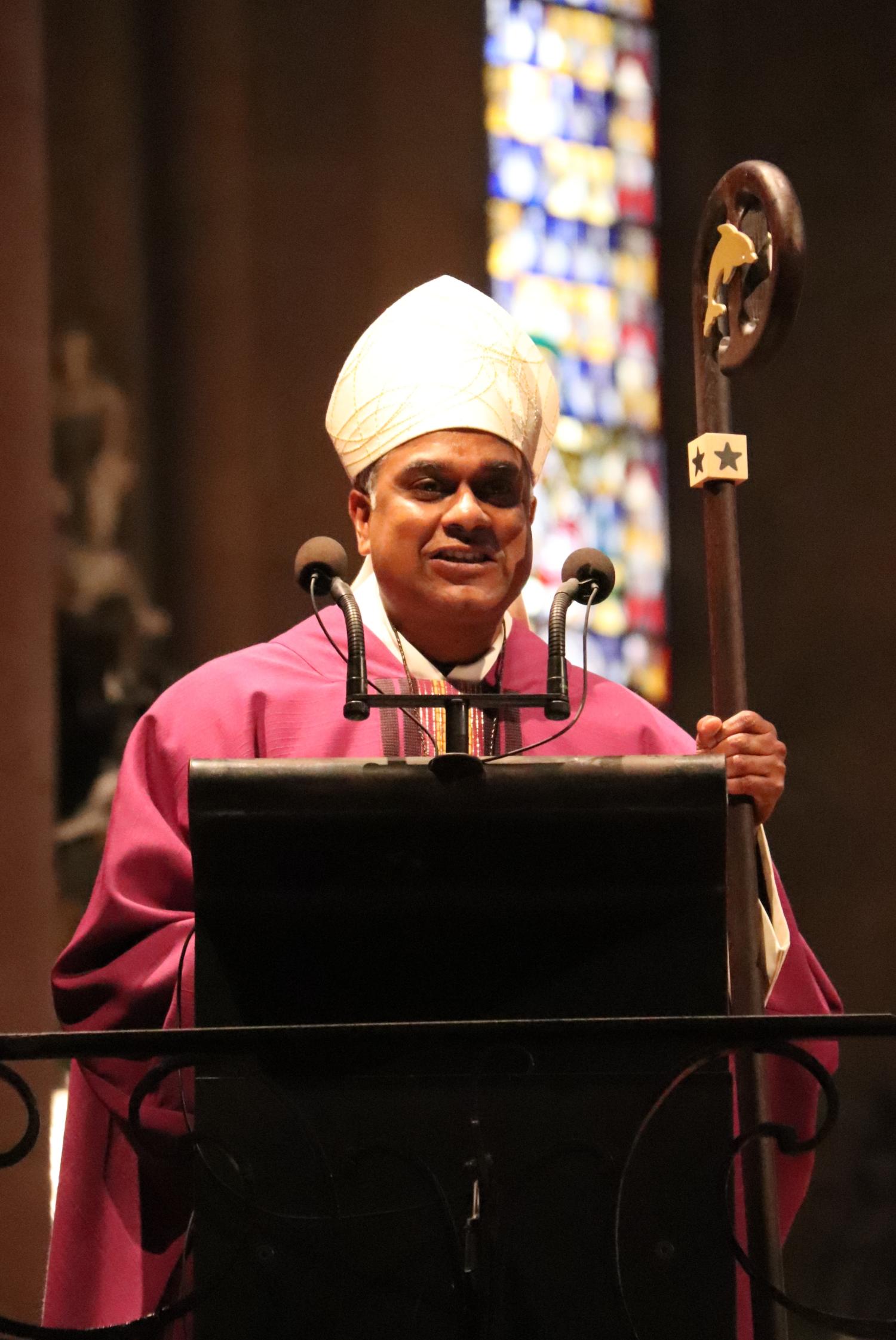 Der neu geweihte Weihbischof richtete Worte des Dankes an die Anwesenden (c) Bistum Mainz/Hoffmann