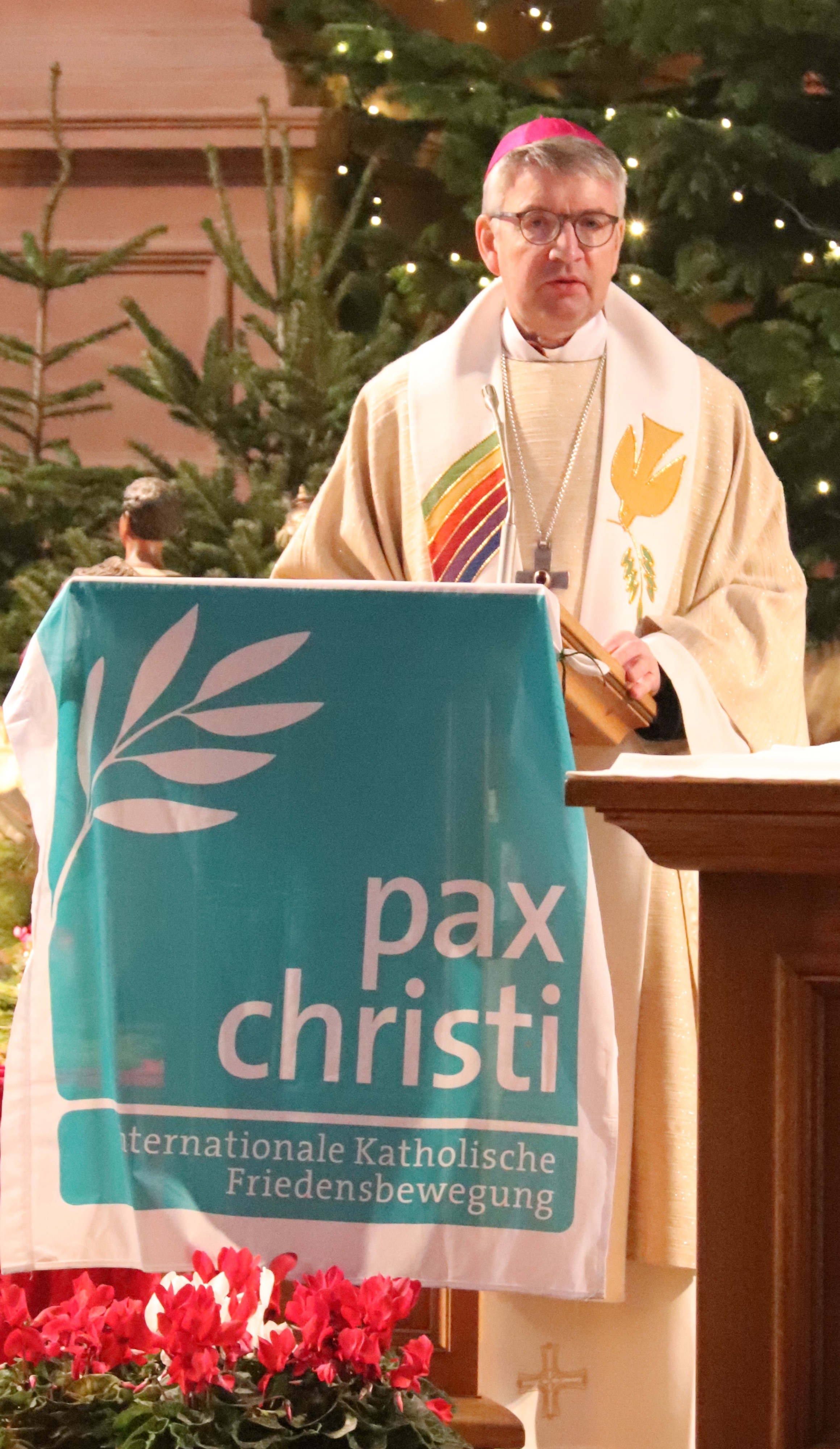 Bischof Peter Kohlgraf predigte im Gottesdienst zum Weltfriedenstag 2023 in Worms
