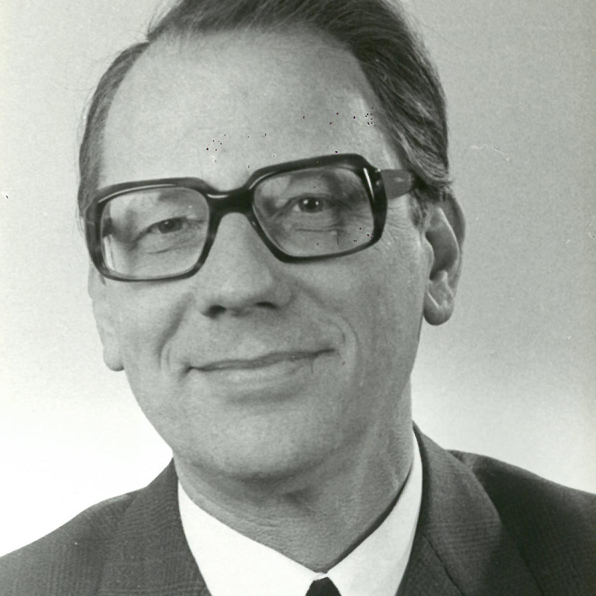 Wolfgang Rolly, fotografiert 1972 kurz vor seiner Erenennung zum Weihbischof.