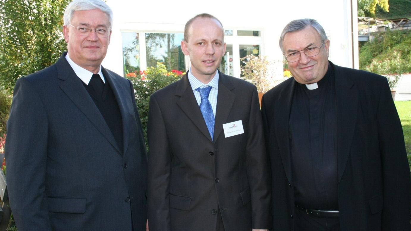 Heppenheim, 30.9.2005: (v.l.) Domkapitular Jürgen Nabbefeld, Dezernent für Weiterbildung im Bistum Mainz, Benedikt Widmaier, Direktor des 