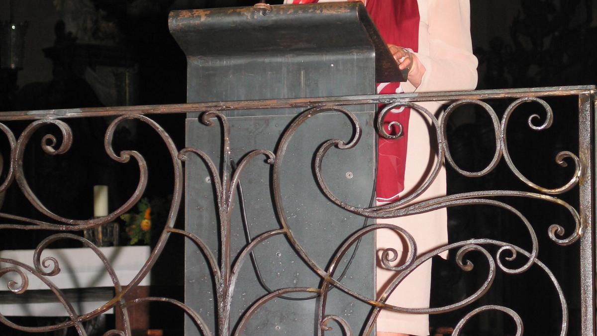 Mainz, 30. August 2004: Bundesfamilienministerin Renate Schmidt bei ihrem Vortrag im Mainzer Dom.