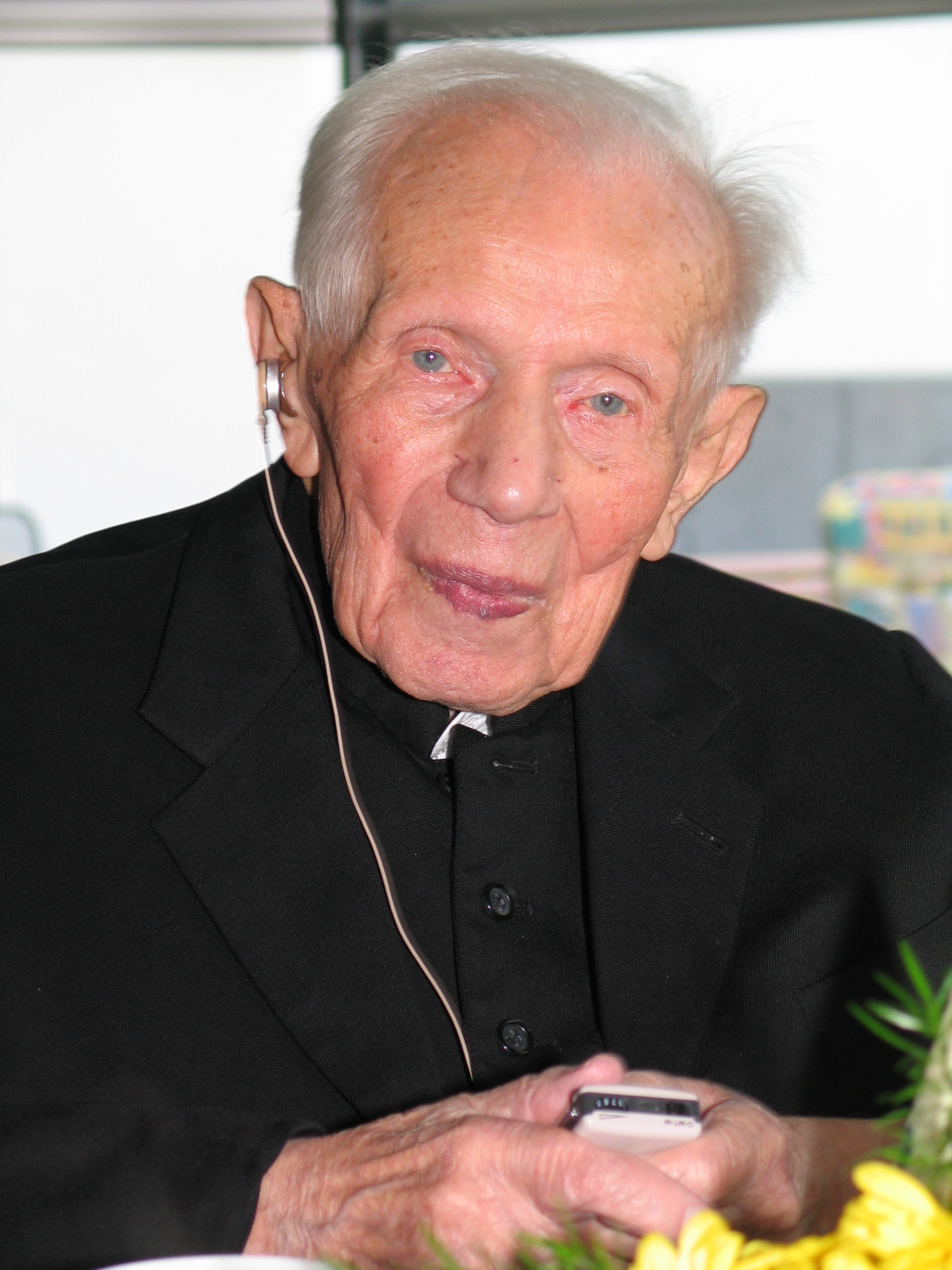 Mainz, 6. Juli 2004: Alois Tille beim anschließenden Empfang im Bruder Konrad-Stift. (c) MBN