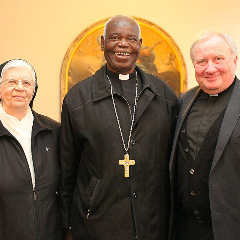 Mainz, 30.10.2014: Schwester Xaveria Bachmann CJ und Bischof Xavier Munyongani (v.l.) waren zum Gespräch bei Generalvikar Dietmar Giebelmann