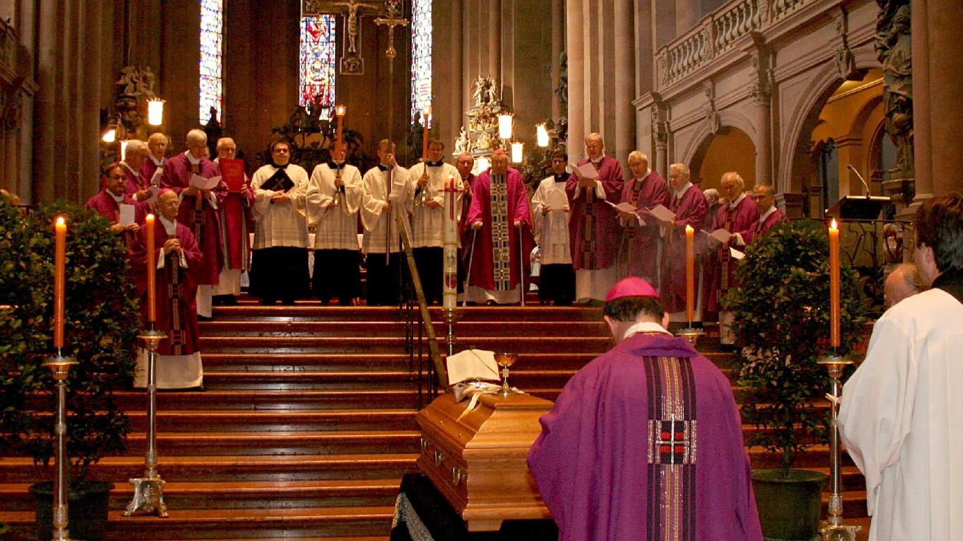 Mainz, 31.10.2011: Ein Auferstehungsamt wurde für den verstorbenen Dompräbendaten em. Günter Duffrer im Mainzer Dom gefeiert.