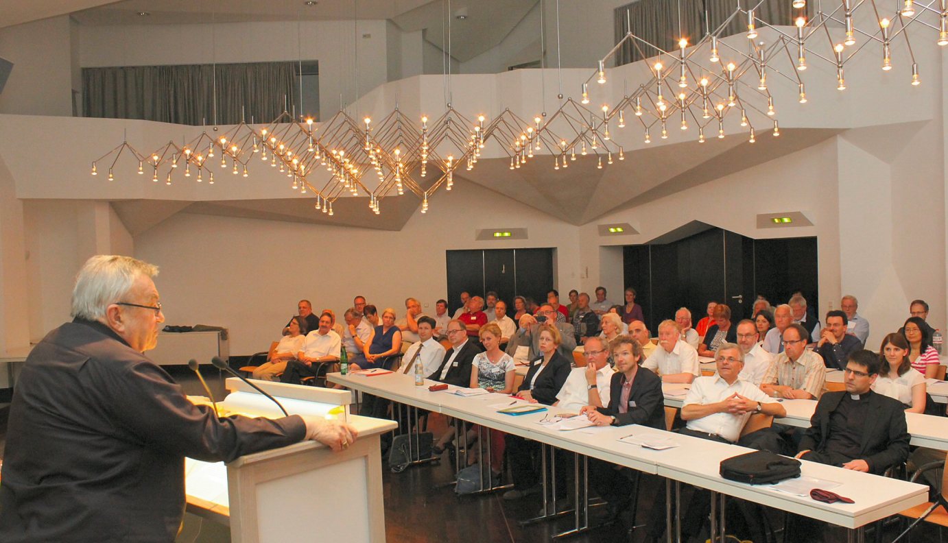 Mainz, 10.6.2014: Vortrag von Kardinal Karl Lehmann (l.) zu den Anforderungen an das Bischofsamt (c) Bistum Mainz / Matschak