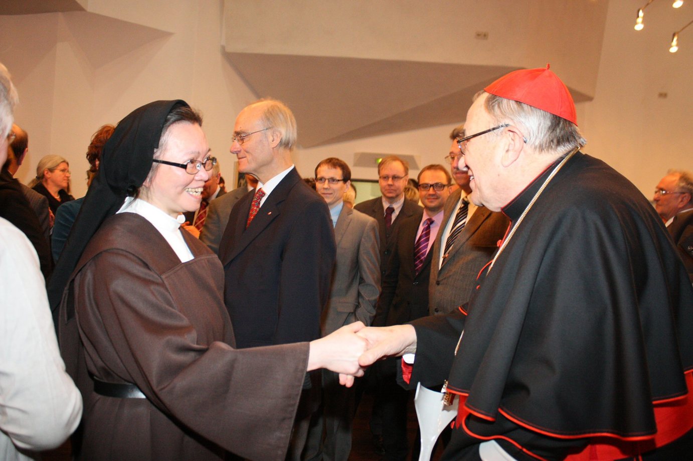 Mainz, 12. Januar 2013: Kardinal Karl Lehmann wünschte beim Neujahrsempfang vielen persönlich ein gutes neues Jahr. (c) Bistum Mainz / Blum
