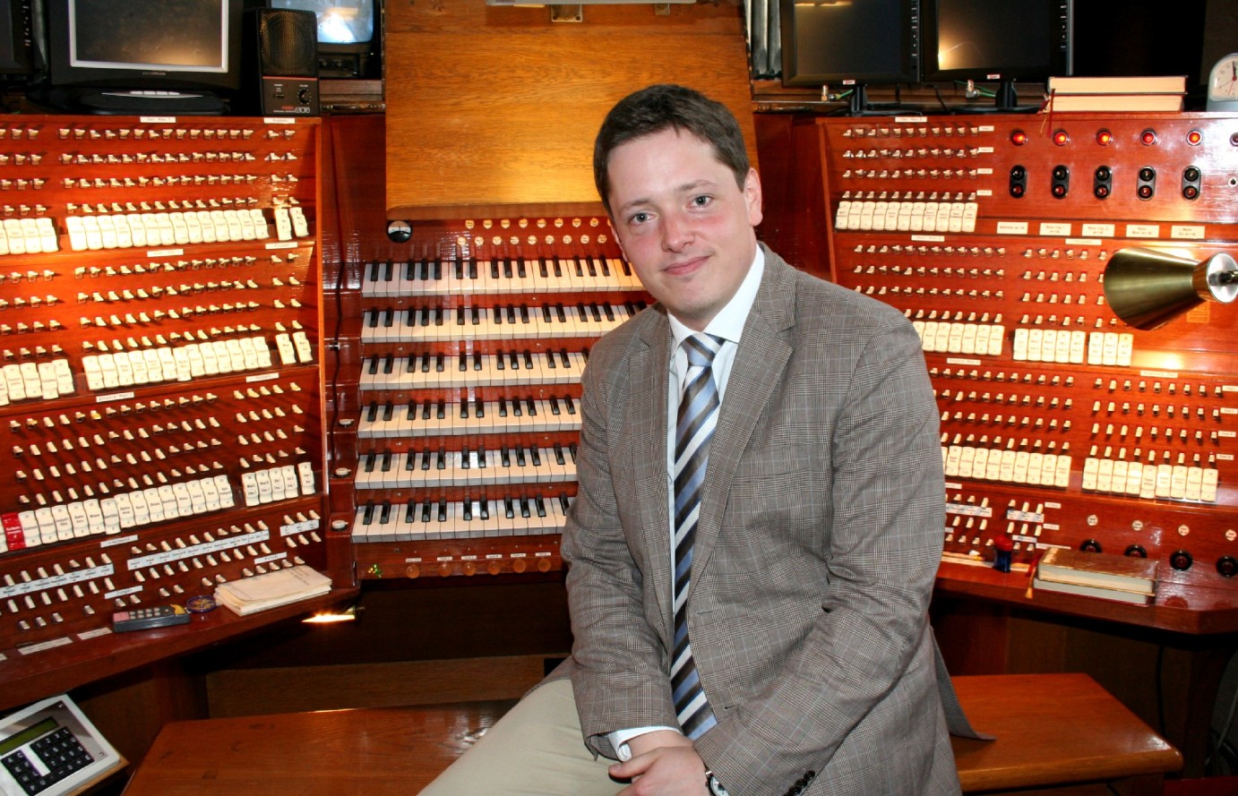 Der Mainzer Domorganist Daniel Beckmann (c) Bistum Mainz / Matschak