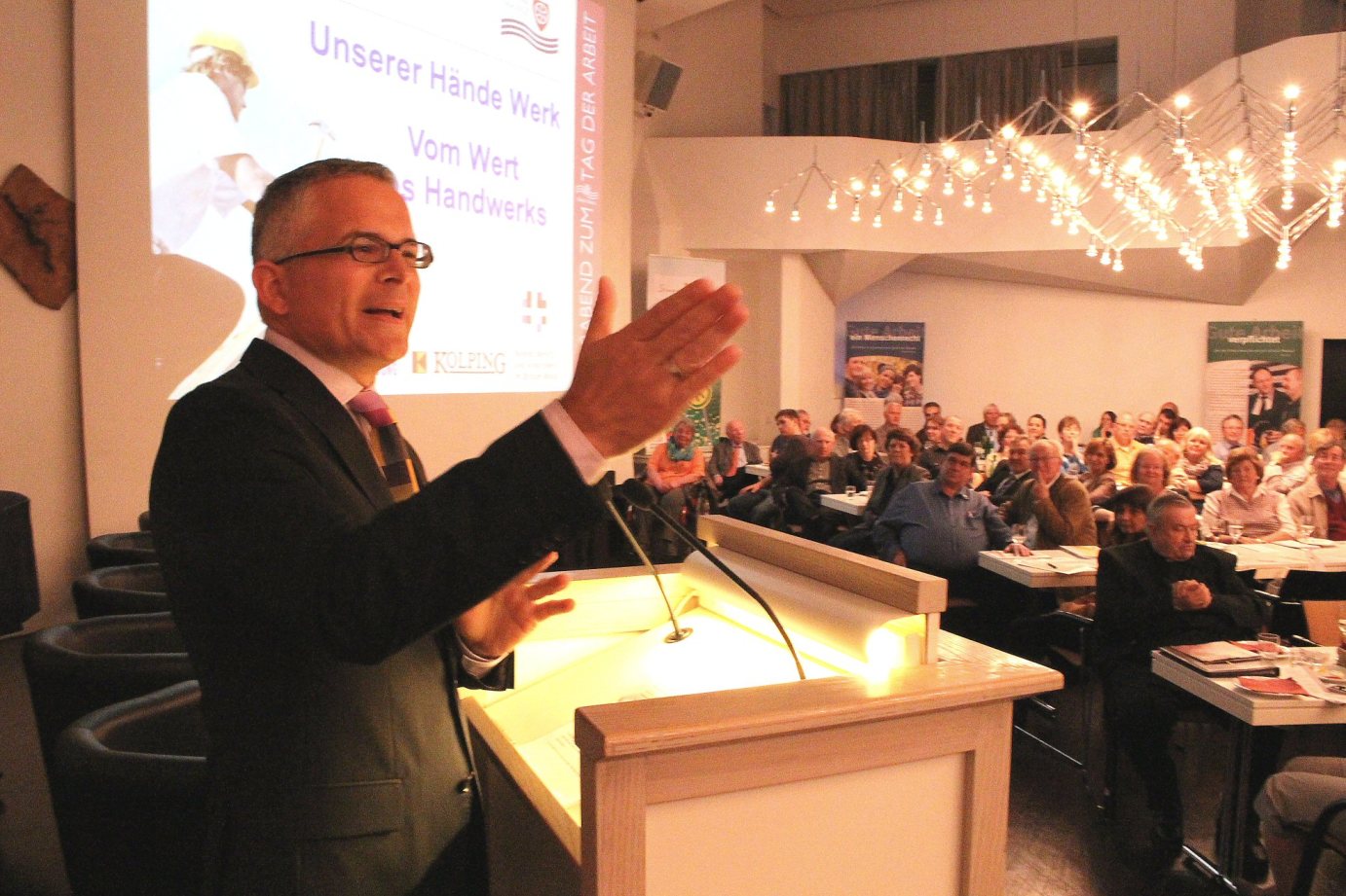 Mainz, 30. April 2014: Dr. Stefan Zimmer war Hauptredner am Vorabend zum Tag der Abreit im Erbacher Hof. (c) Bistum Mainz / Blum
