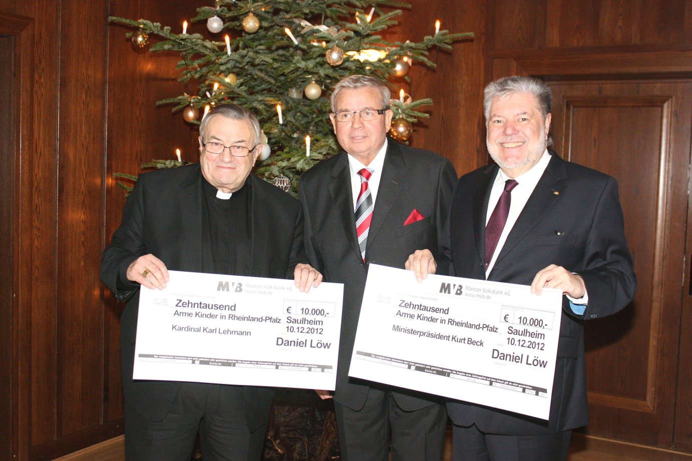 Mainz, 10. Dezember 2012: Kardinal Karl Lehmann, Daniel Löw und Ministerpräsident Kurt Beck (v.l.n.r.). (c) Bistum Mainz / Blum