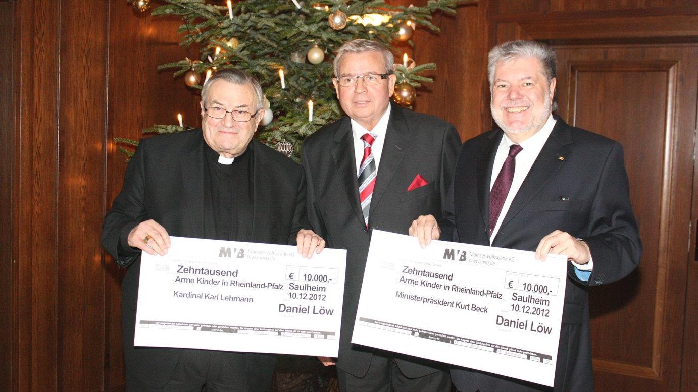 Mainz, 10. Dezember 2012: Kardinal Karl Lehmann, Daniel Löw und Ministerpräsident Kurt Beck (v.l.n.r.).