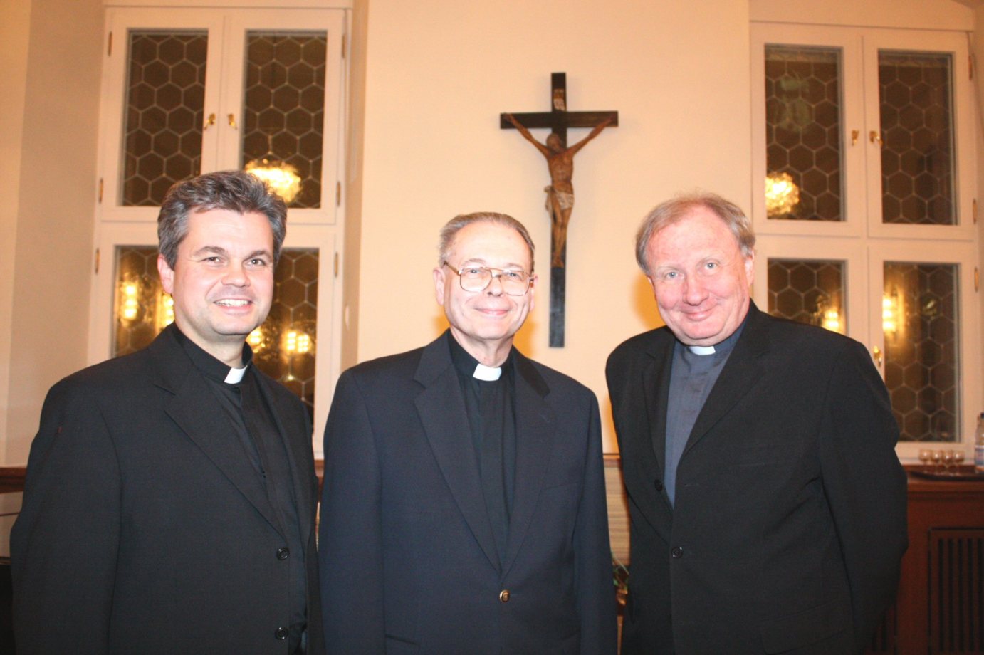 Mainz, 17.11.2008: Akademische Soirée zum 65. Geburtstag von Dr. Helmut Hinkel (Mitte) mit Regens Dr. Udo Markus Bentz (l.) und Generalvikar Prälat Dietmar Giebelmann. (c) Bistum Mainz / Blum