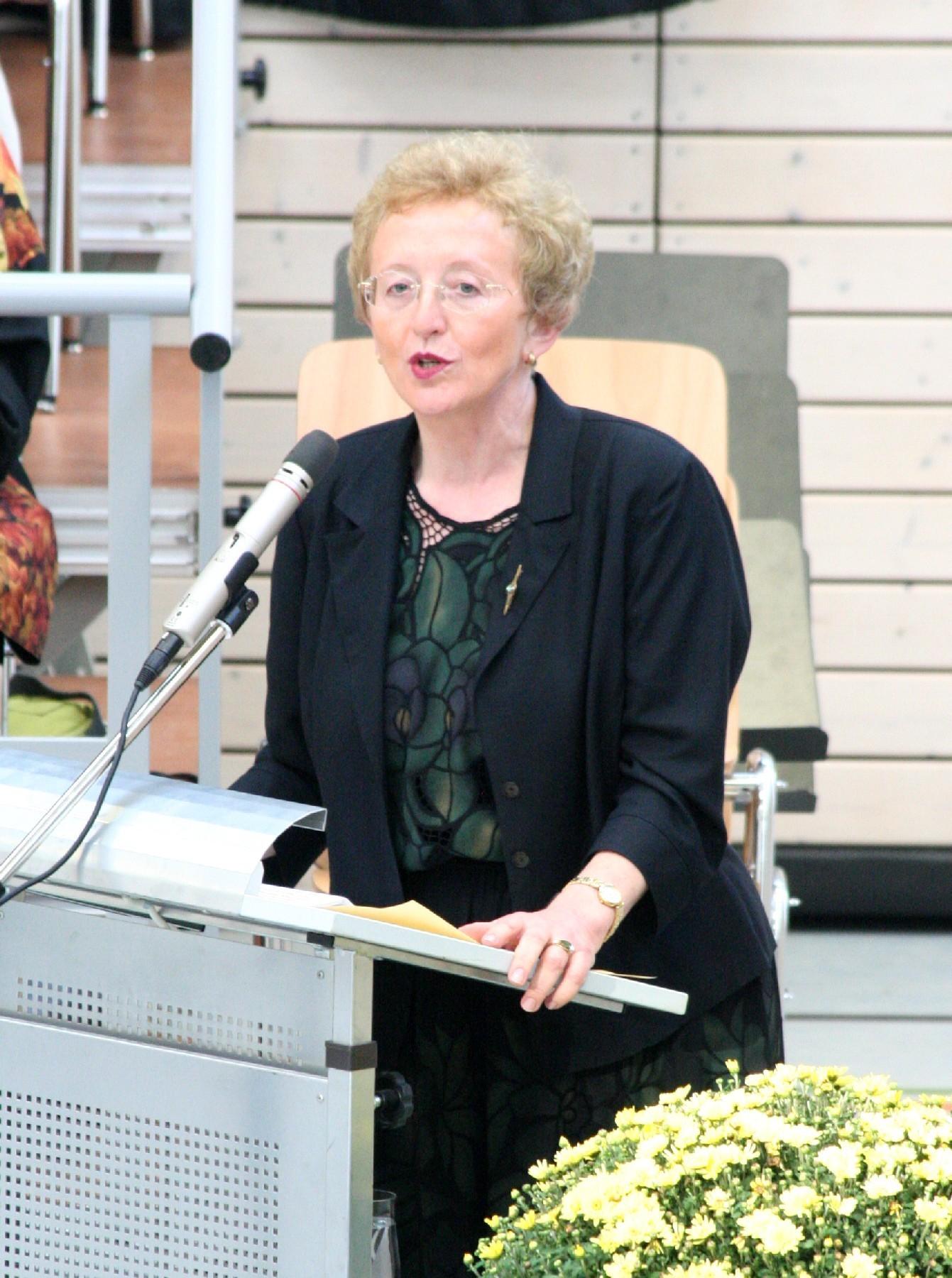 Bensheim, 8.9.2008: Die Festansprache hielt die Dezernentin für Schulen und Hochschulen des Bistums Mainz, Ordinariatsdirektorin Dr. Gertrud Pollak (c) Bistum Mainz / Matschak