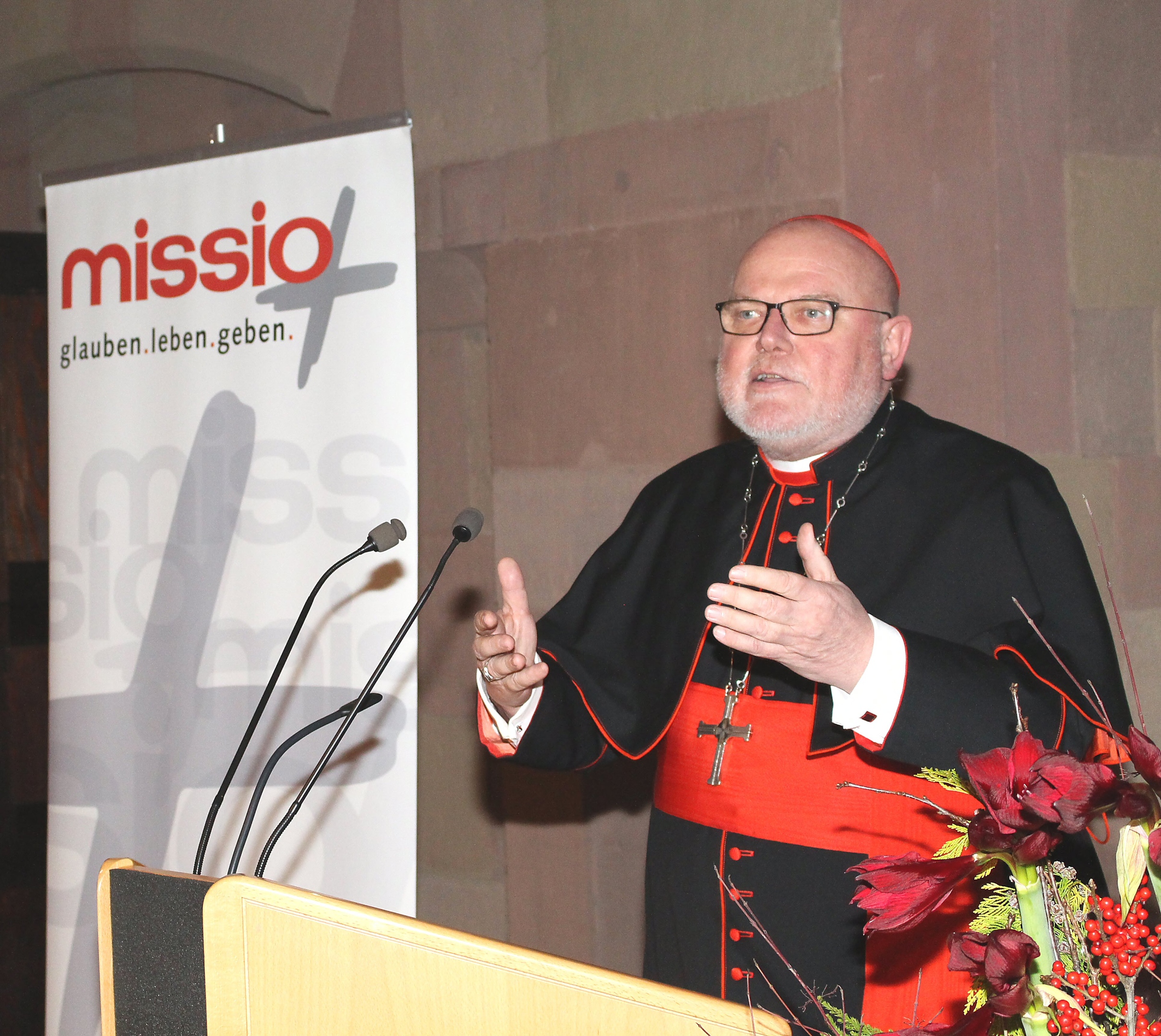 Mainz, 2. Dezember 2016: Kardinal Reinhard Marx bei seinem Vortrag in der Memorie des Mainzer Domes