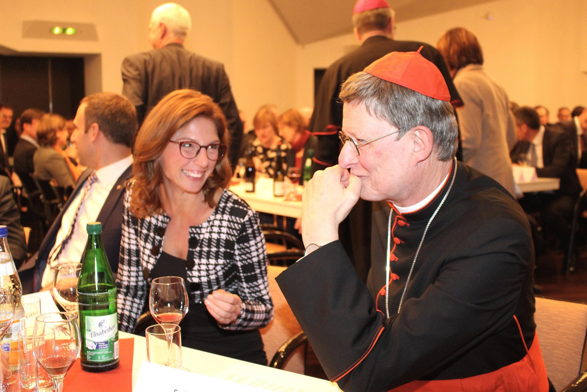 Martinsempfang Mainz, 6. November 2018: Staatsministerin Sabine Bätzing-Lichtenthäler im Gespräch mit Kardinal Rainer Maria Woelki.