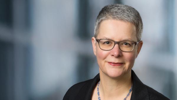 Der Mainzer Bischof Peter Kohlgraf hat Nicola Adick zur Dezernentin für Caritas und Soziale Arbeit im Bischöflichen Ordinariat sowie zur Diözesancaritasdirektorin ernannt.