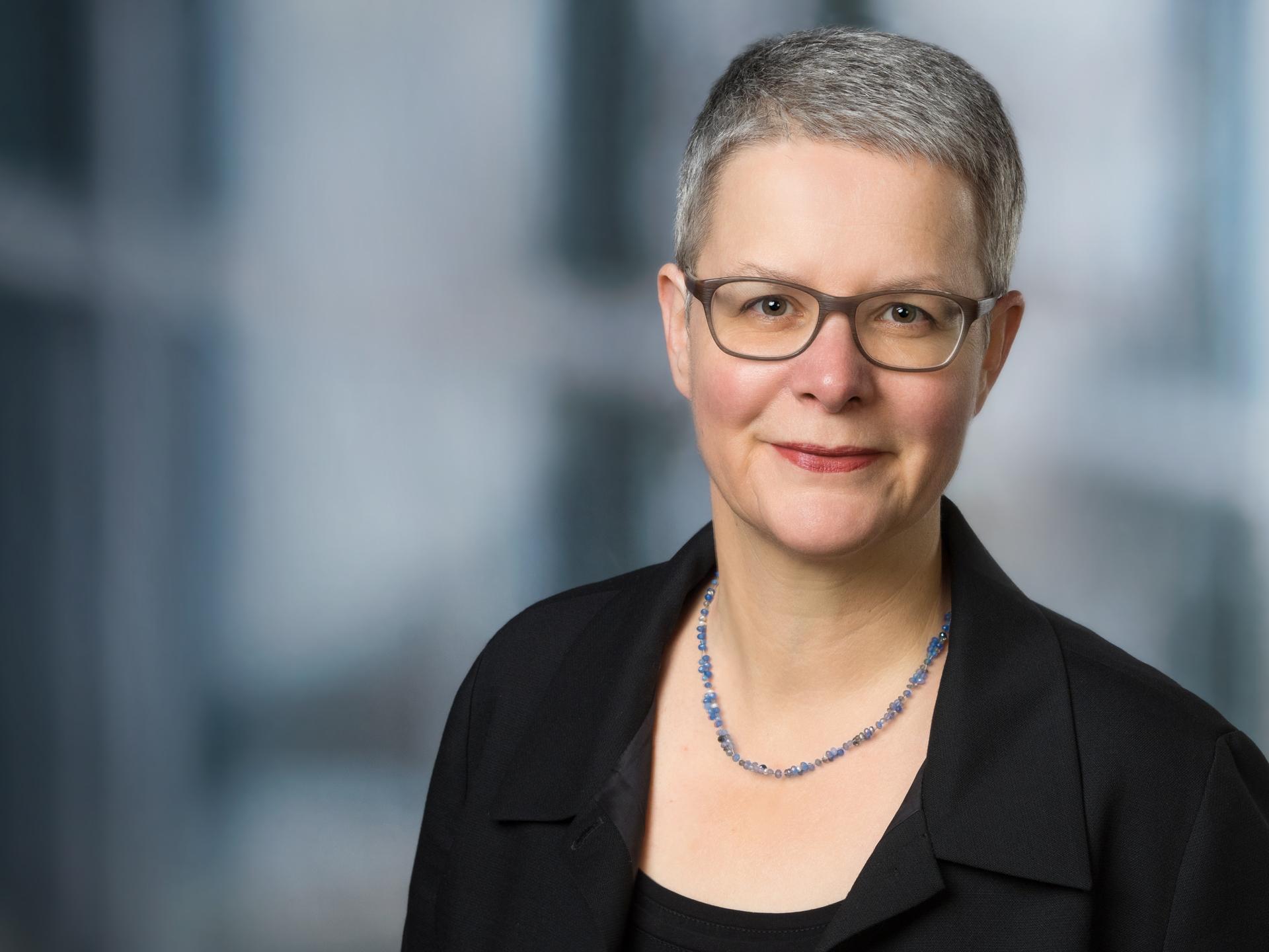 Der Mainzer Bischof Peter Kohlgraf hat Nicola Adick zur Dezernentin für Caritas und Soziale Arbeit im Bischöflichen Ordinariat sowie zur Diözesancaritasdirektorin ernannt.