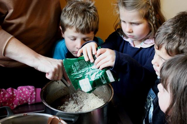 Kinder machen Schokocreme 06