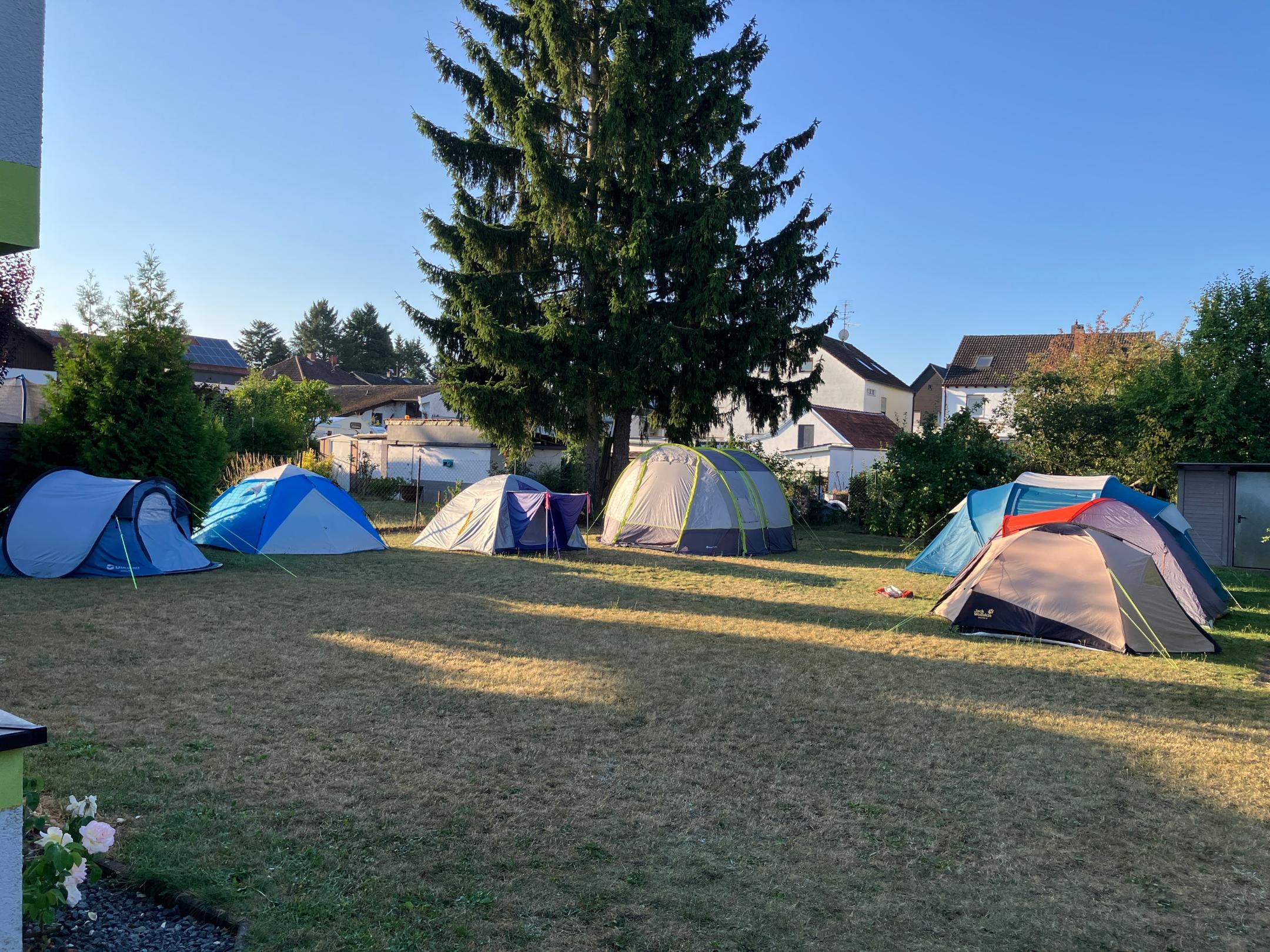 Zeltstadt im Morgen - ruhig und leise...