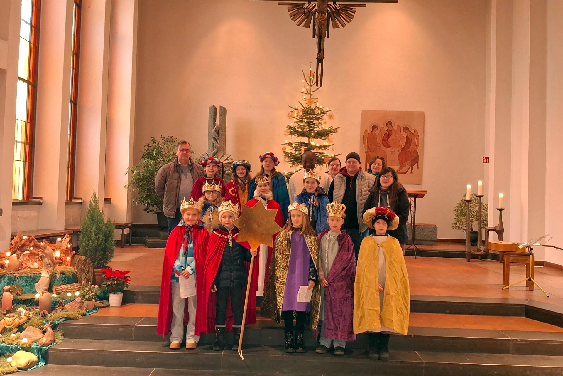 Aussendungsgottesdienst der Egelsbacher und Langener Sternsinger