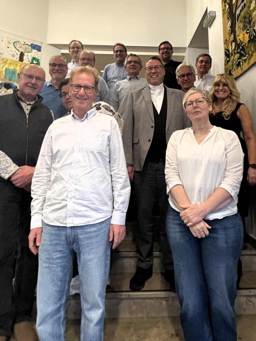 Gruppenbild des Verwaltungsrats der Pfarrei Hl. Theresa von Avila