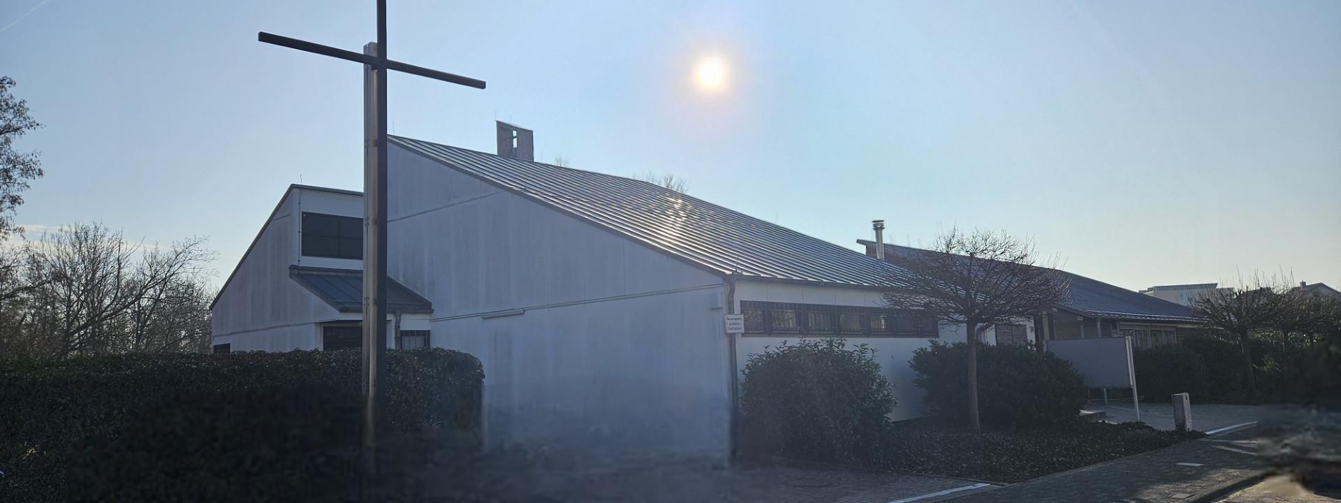 Das Kirchengebäude und den Versammlungsraum der Gemeinde St. Maximilian Kolbe