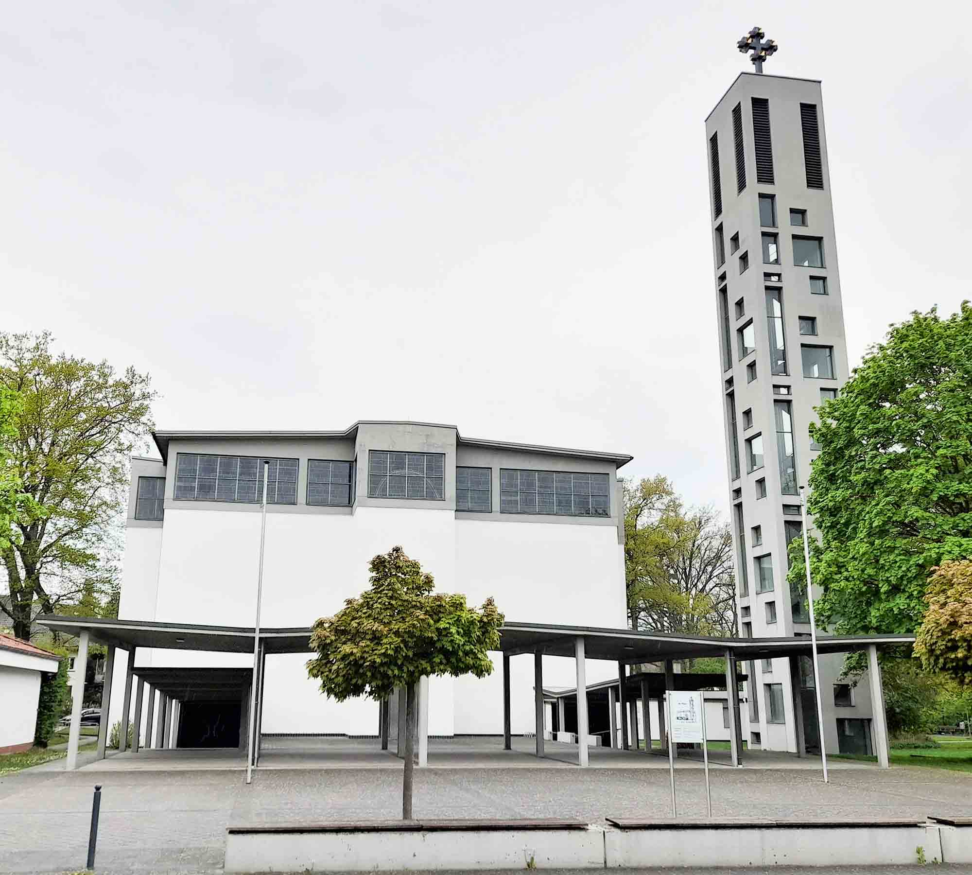 Kirche St. Pius, Obertshausen/Hausen