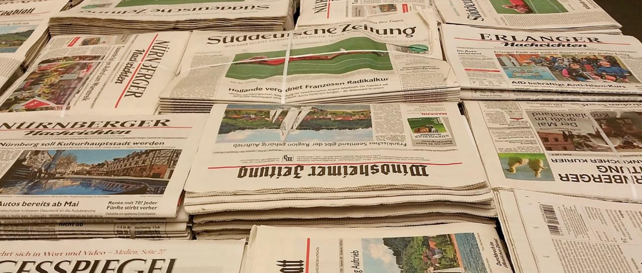 Zeitschriftenstapel