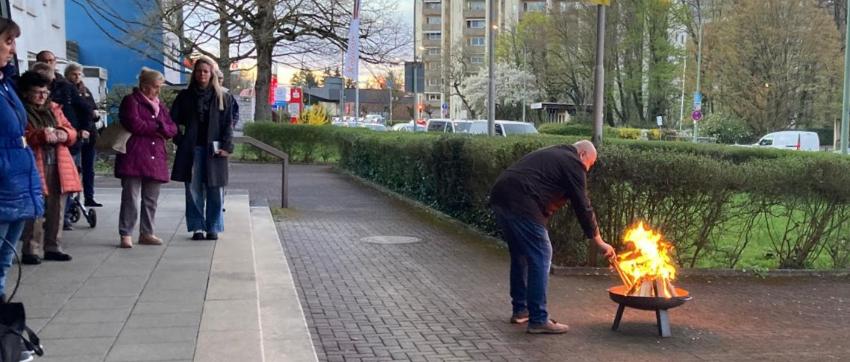 Das Osterfeuer wird vorbereitet