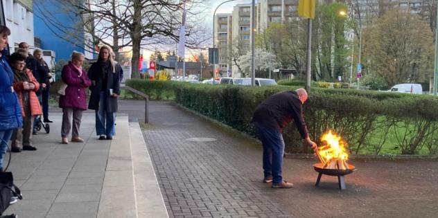 Das Osterfeuer wird vorbereitet